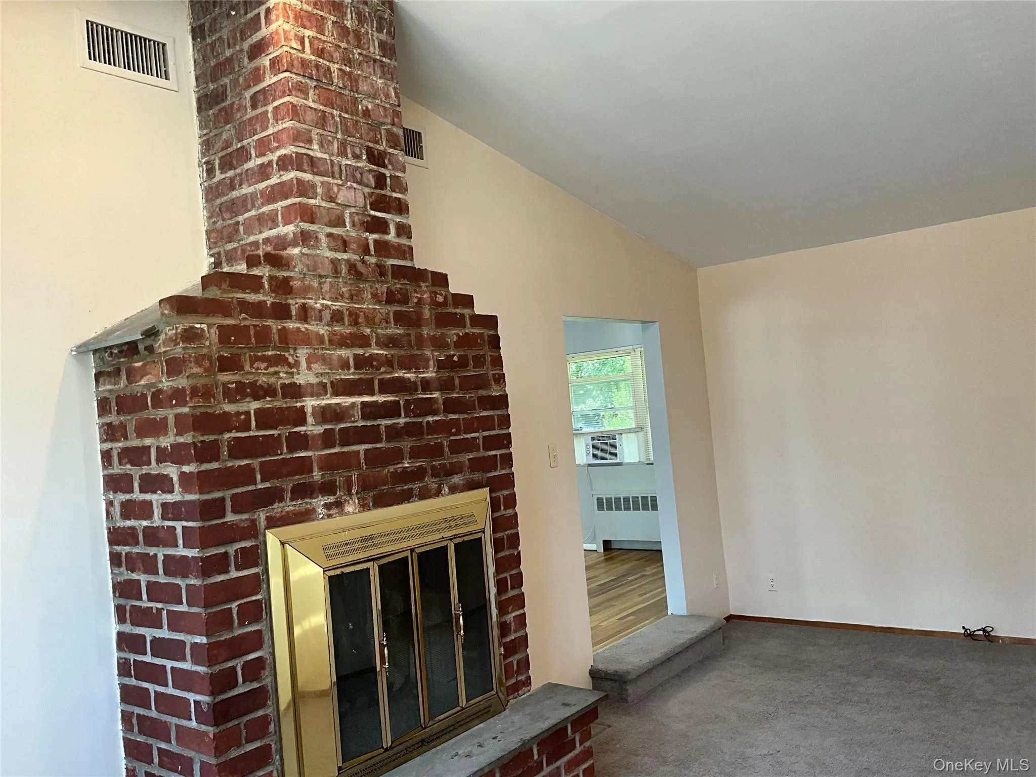 195 Central Park Road, Oyster Bay, NY, 3 Bedrooms Bedrooms, 7 Rooms Rooms,1 BathroomBathrooms,Residential Lease,For Rent,Central Park,0,1035303 195 Central Park Road, Oyster Bay, NY, 3 Bedrooms Bedrooms, 7 Rooms Rooms,1 BathroomBathrooms,Residential Lease,For Rent,Central Park,0,1035303