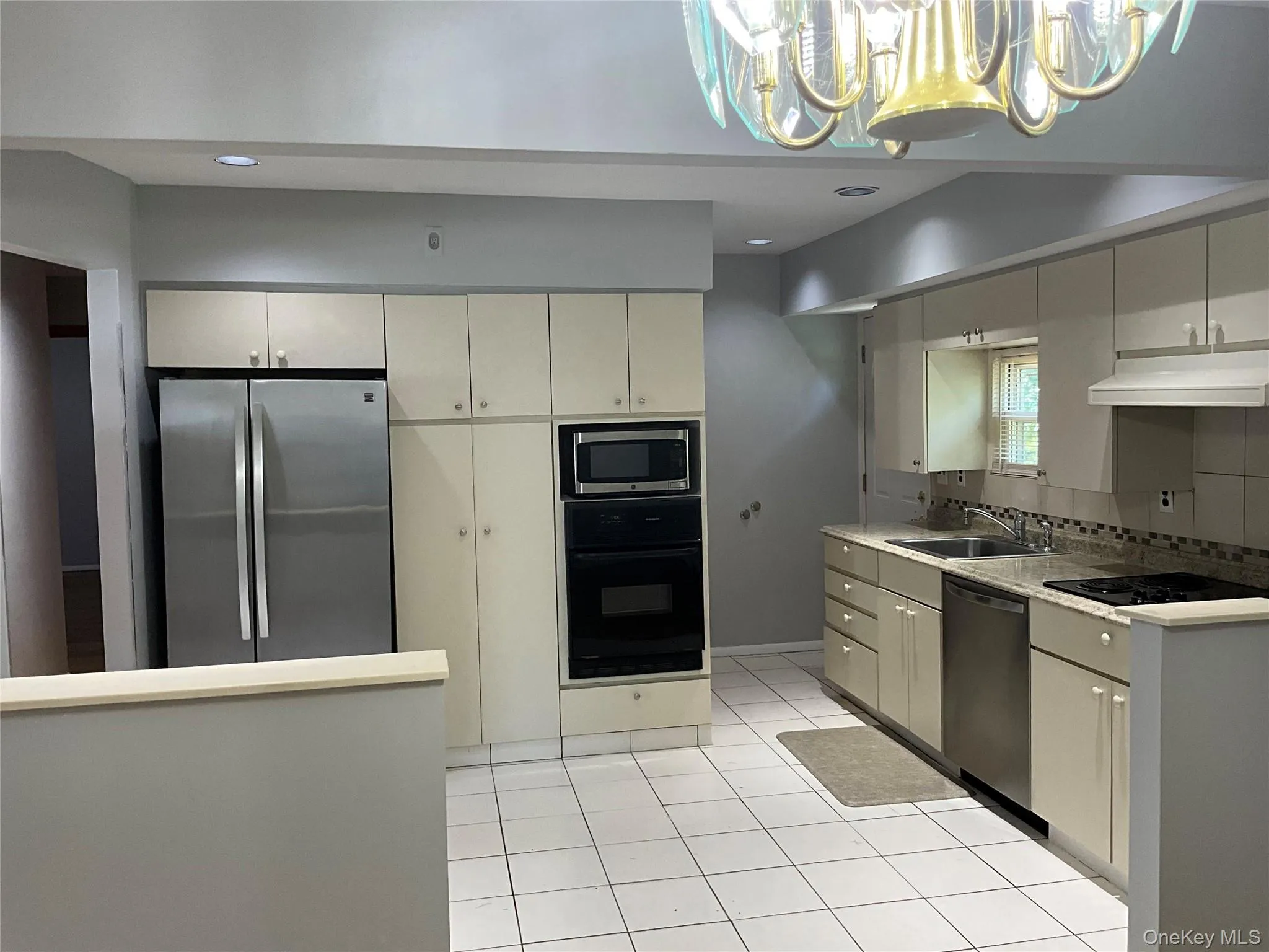 195 Central Park Road, Oyster Bay, NY, 3 Bedrooms Bedrooms, 7 Rooms Rooms,1 BathroomBathrooms,Residential Lease,For Rent,Central Park,0,1035303 195 Central Park Road, Oyster Bay, NY, 3 Bedrooms Bedrooms, 7 Rooms Rooms,1 BathroomBathrooms,Residential Lease,For Rent,Central Park,0,1035303