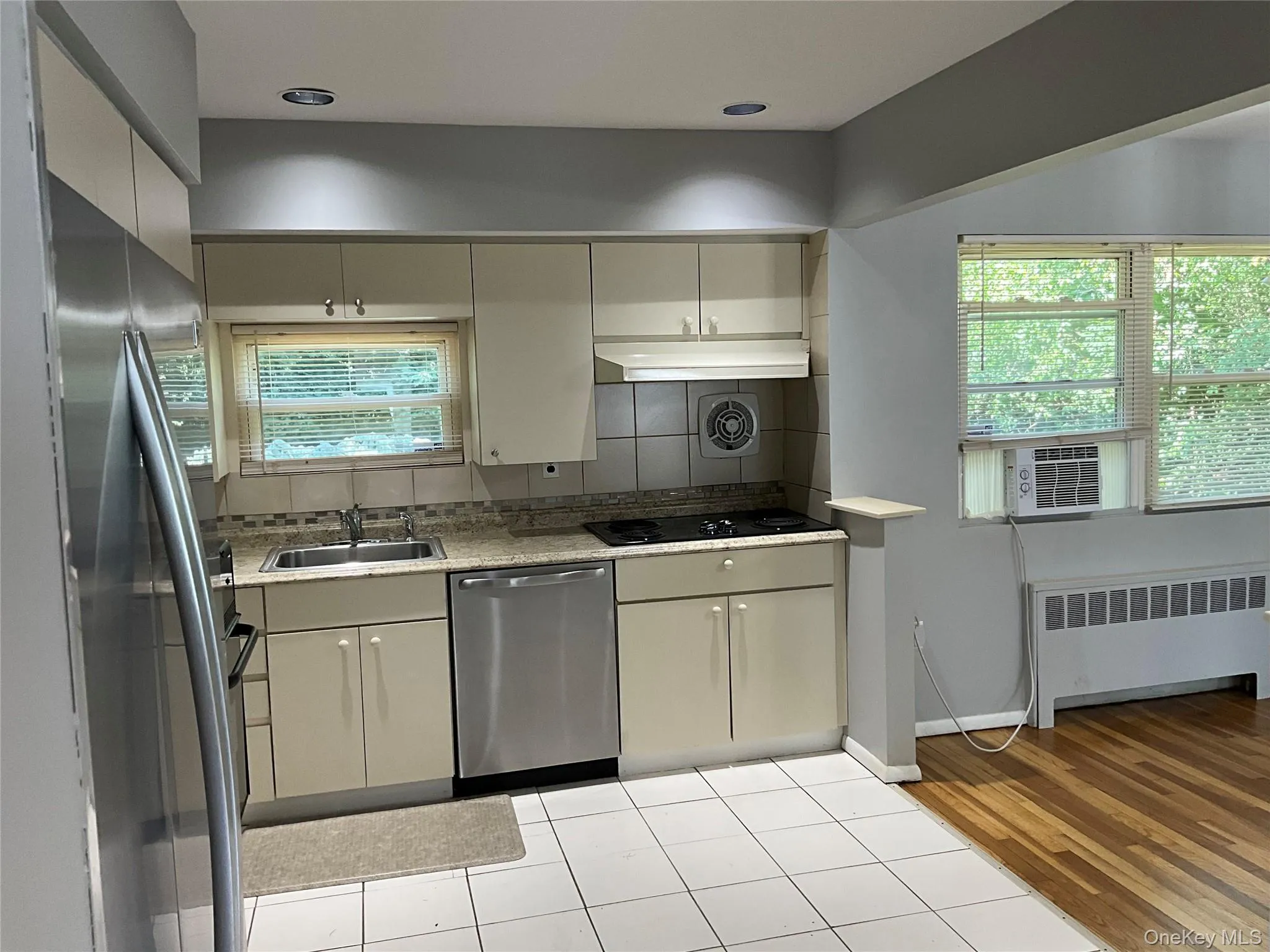 195 Central Park Road, Oyster Bay, NY, 3 Bedrooms Bedrooms, 7 Rooms Rooms,1 BathroomBathrooms,Residential Lease,For Rent,Central Park,0,1035303 195 Central Park Road, Oyster Bay, NY, 3 Bedrooms Bedrooms, 7 Rooms Rooms,1 BathroomBathrooms,Residential Lease,For Rent,Central Park,0,1035303