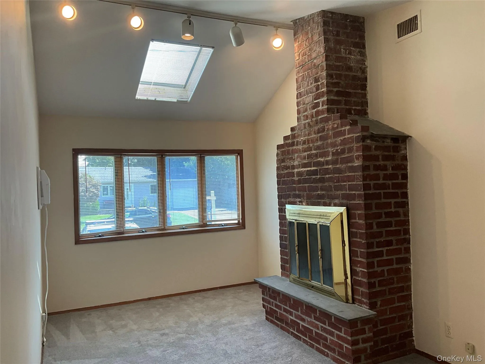195 Central Park Road, Oyster Bay, NY, 3 Bedrooms Bedrooms, 7 Rooms Rooms,1 BathroomBathrooms,Residential Lease,For Rent,Central Park,0,1035303 195 Central Park Road, Oyster Bay, NY, 3 Bedrooms Bedrooms, 7 Rooms Rooms,1 BathroomBathrooms,Residential Lease,For Rent,Central Park,0,1035303