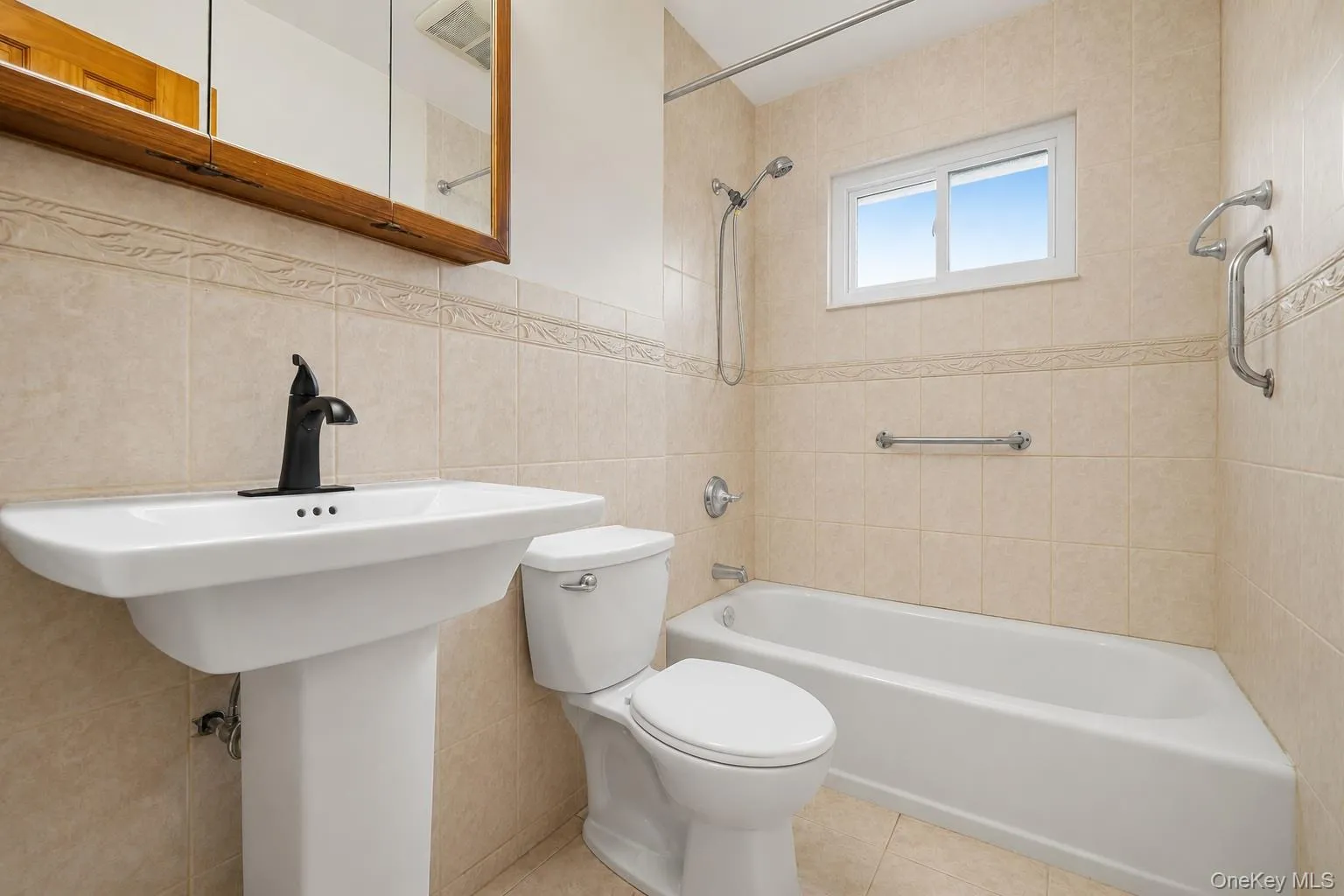 174 Frederick Avenue, Hempstead, NY, 3 Bedrooms Bedrooms, 8 Rooms Rooms,2 BathroomsBathrooms,Residential,For Rent,Frederick,0,1035310 174 Frederick Avenue, Hempstead, NY, 3 Bedrooms Bedrooms, 8 Rooms Rooms,2 BathroomsBathrooms,Residential,For Rent,Frederick,0,1035310