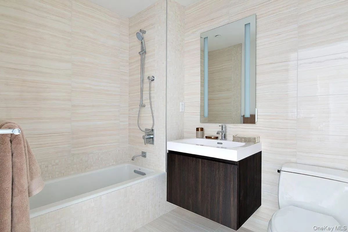 13103 40th Road, New York, NY, 1 Bedroom Bedrooms, 3 Rooms Rooms,1 BathroomBathrooms,Residential,For Rent,40th,0,1035312 13103 40th Road, New York, NY, 1 Bedroom Bedrooms, 3 Rooms Rooms,1 BathroomBathrooms,Residential,For Rent,40th,0,1035312