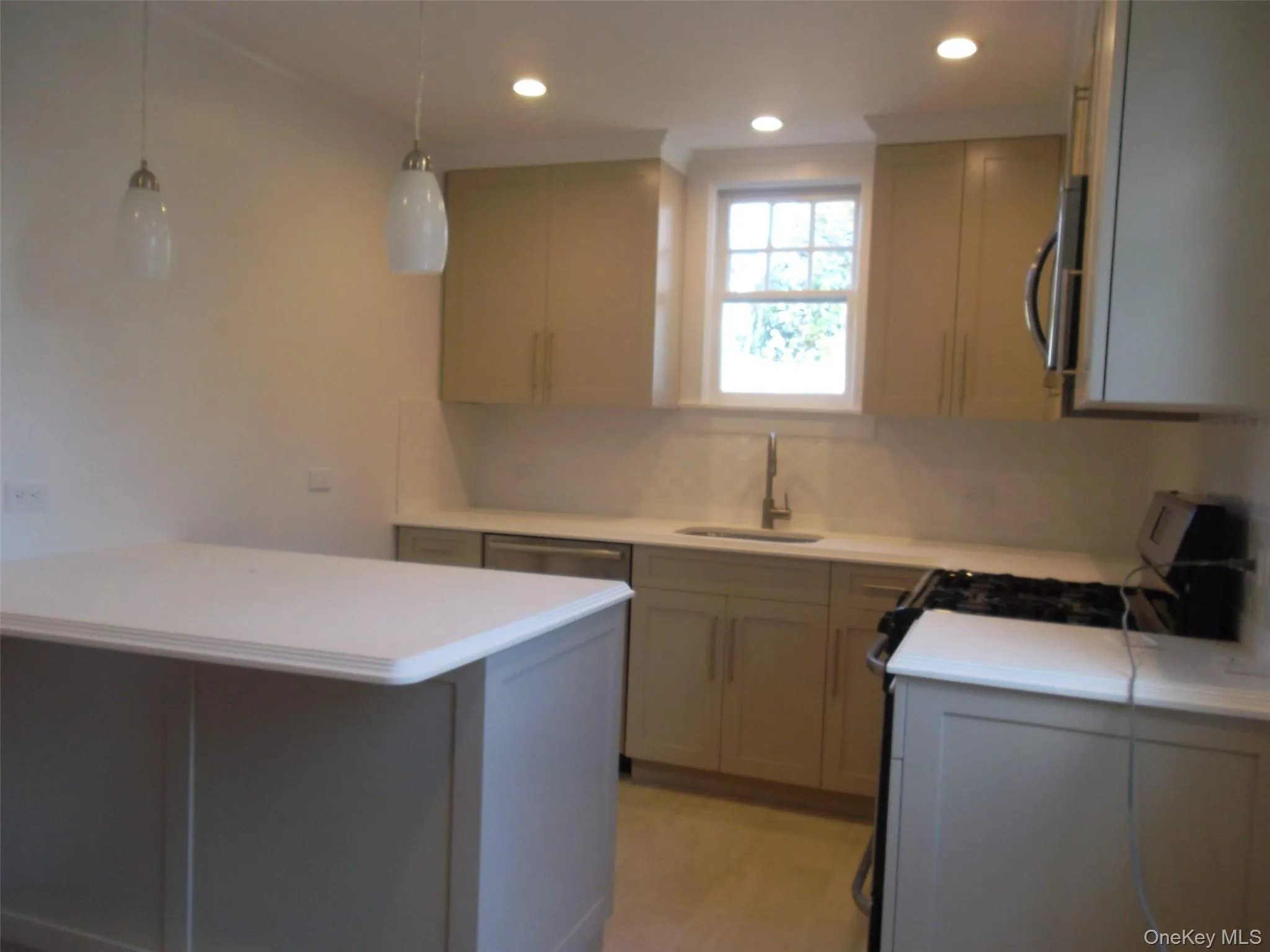 95 High Street, Huntington, NY, 1 Bedroom Bedrooms, 3 Rooms Rooms,1 BathroomBathrooms,Residential Lease,For Rent,High,0,1035319 95 High Street, Huntington, NY, 1 Bedroom Bedrooms, 3 Rooms Rooms,1 BathroomBathrooms,Residential Lease,For Rent,High,0,1035319