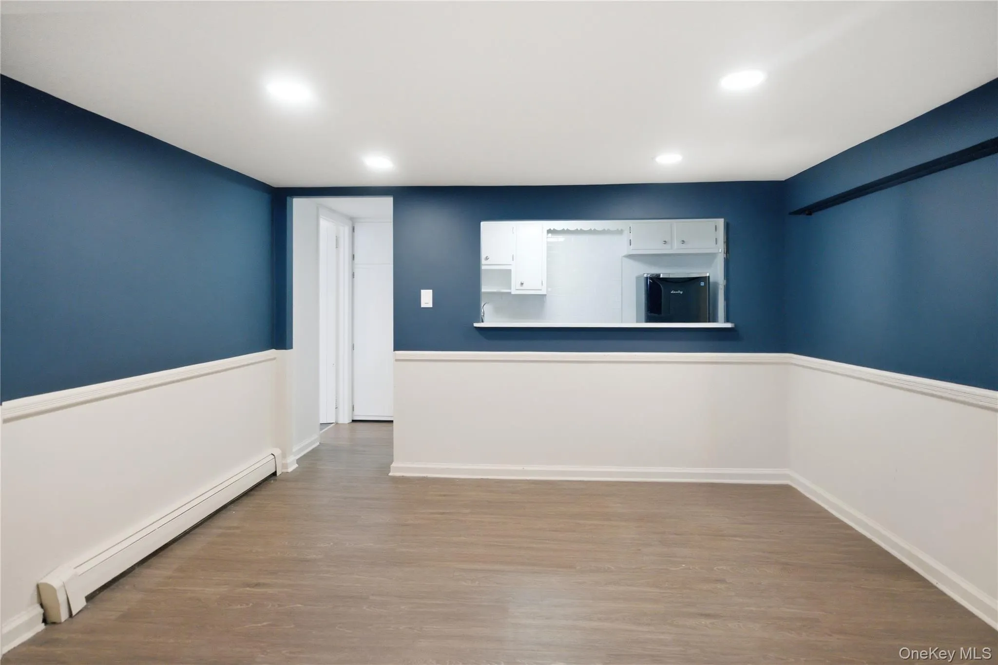 1641 Falmouth Avenue, North Hempstead, NY, 3 Bedrooms Bedrooms, 7 Rooms Rooms,2 BathroomsBathrooms,Residential Lease,For Rent,Falmouth,0,1035321 1641 Falmouth Avenue, North Hempstead, NY, 3 Bedrooms Bedrooms, 7 Rooms Rooms,2 BathroomsBathrooms,Residential Lease,For Rent,Falmouth,0,1035321