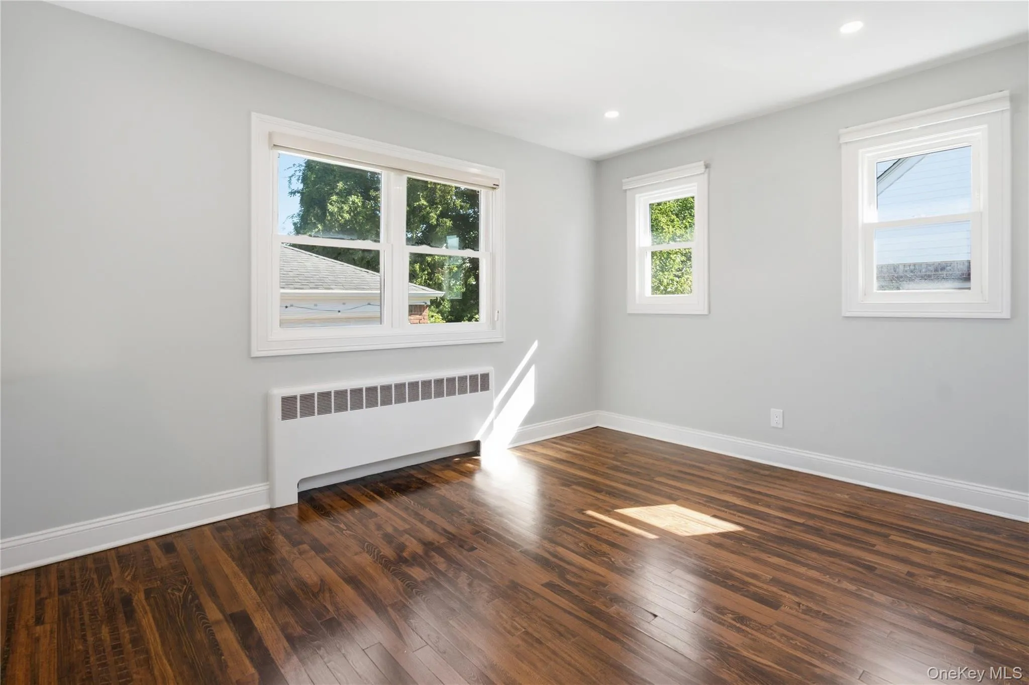 1641 Falmouth Avenue, North Hempstead, NY, 3 Bedrooms Bedrooms, 7 Rooms Rooms,2 BathroomsBathrooms,Residential Lease,For Rent,Falmouth,0,1035321 1641 Falmouth Avenue, North Hempstead, NY, 3 Bedrooms Bedrooms, 7 Rooms Rooms,2 BathroomsBathrooms,Residential Lease,For Rent,Falmouth,0,1035321