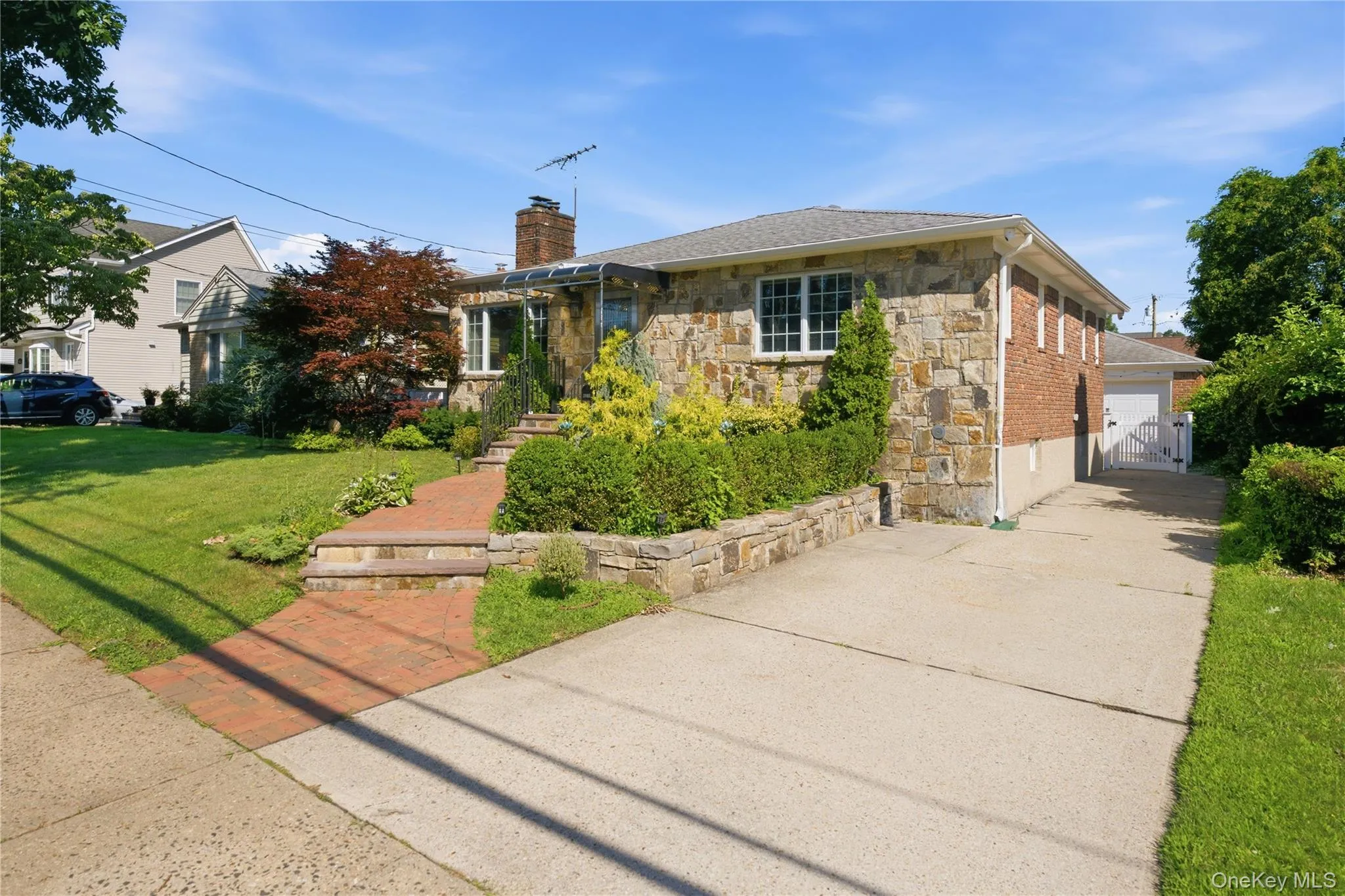 1641 Falmouth Avenue, North Hempstead, NY, 3 Bedrooms Bedrooms, 7 Rooms Rooms,2 BathroomsBathrooms,Residential Lease,For Rent,Falmouth,0,1035321 1641 Falmouth Avenue, North Hempstead, NY, 3 Bedrooms Bedrooms, 7 Rooms Rooms,2 BathroomsBathrooms,Residential Lease,For Rent,Falmouth,0,1035321
