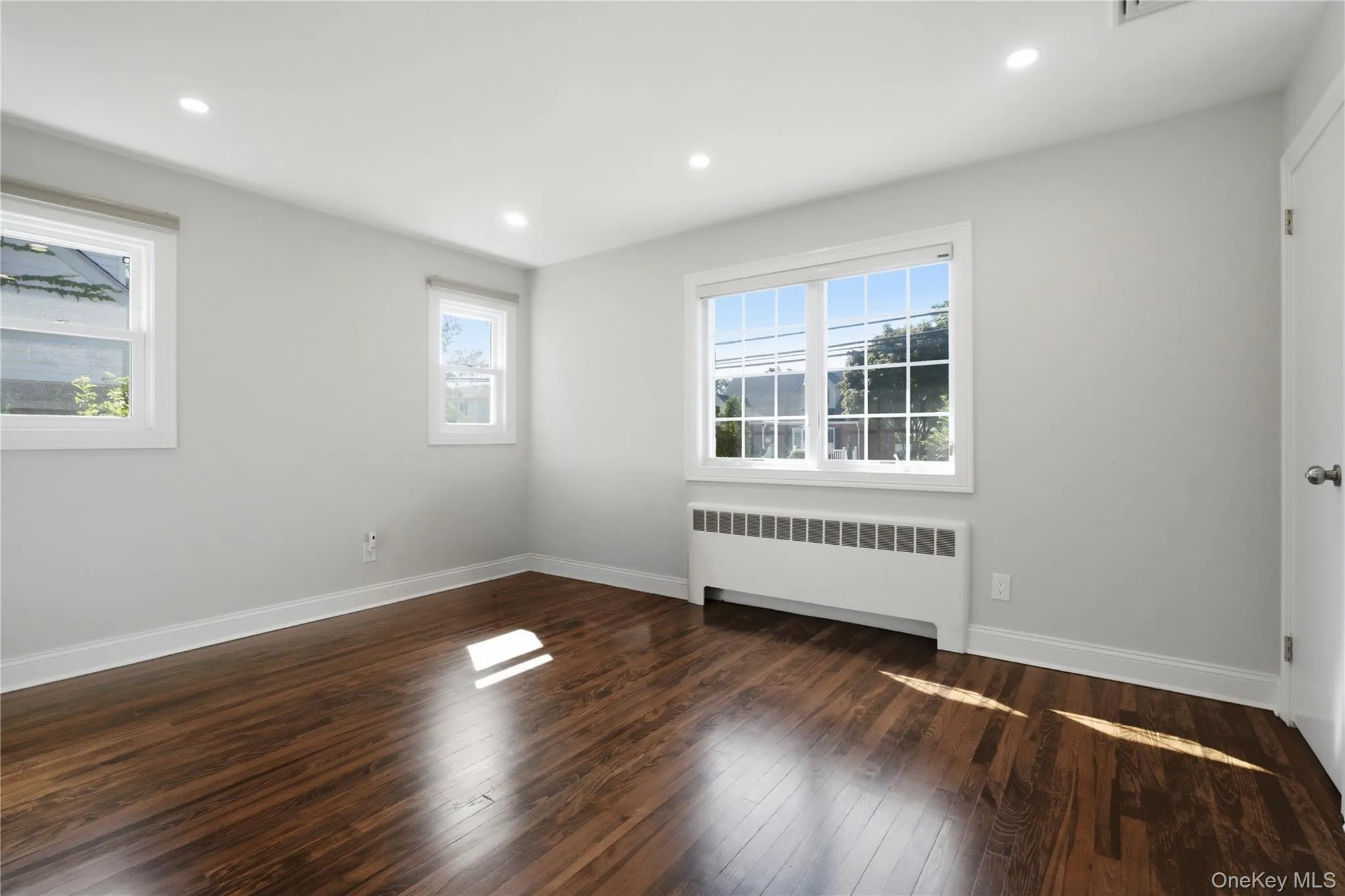 1641 Falmouth Avenue, North Hempstead, NY, 3 Bedrooms Bedrooms, 7 Rooms Rooms,2 BathroomsBathrooms,Residential Lease,For Rent,Falmouth,0,1035321 1641 Falmouth Avenue, North Hempstead, NY, 3 Bedrooms Bedrooms, 7 Rooms Rooms,2 BathroomsBathrooms,Residential Lease,For Rent,Falmouth,0,1035321