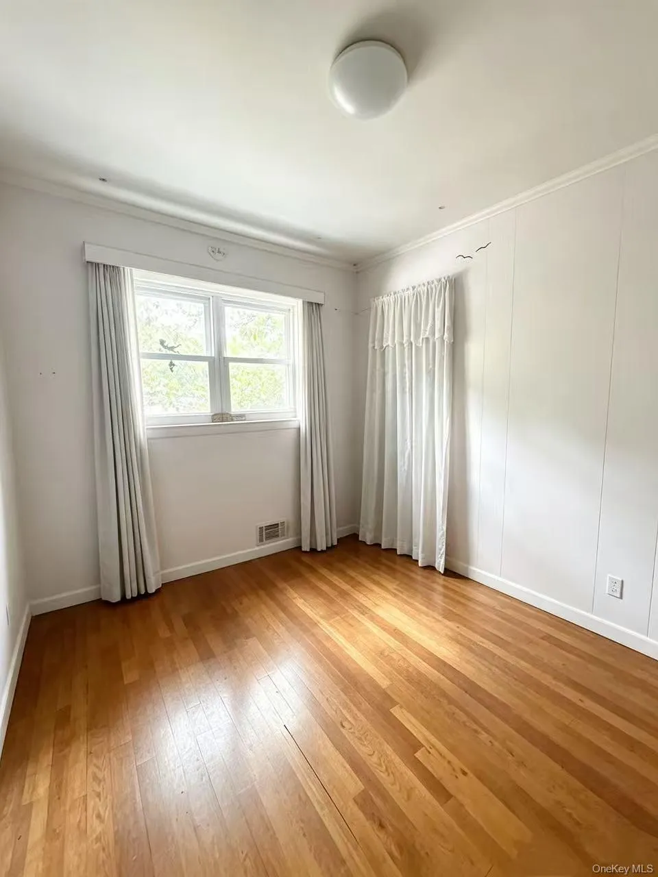204-28 46th Avenue, New York, NY, 3 Bedrooms Bedrooms, 6 Rooms Rooms,2 BathroomsBathrooms,Residential,For Rent,46th,0,1035322 204-28 46th Avenue, New York, NY, 3 Bedrooms Bedrooms, 6 Rooms Rooms,2 BathroomsBathrooms,Residential,For Rent,46th,0,1035322