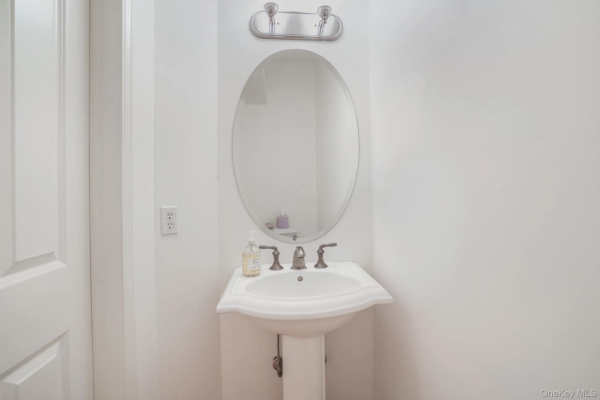 504 Southview Drive, Poughkeepsie, NY, 2 Bedrooms Bedrooms, 10 Rooms Rooms,2 BathroomsBathrooms,Residential,For Rent,Southview,0,1035359 504 Southview Drive, Poughkeepsie, NY, 2 Bedrooms Bedrooms, 10 Rooms Rooms,2 BathroomsBathrooms,Residential,For Rent,Southview,0,1035359
