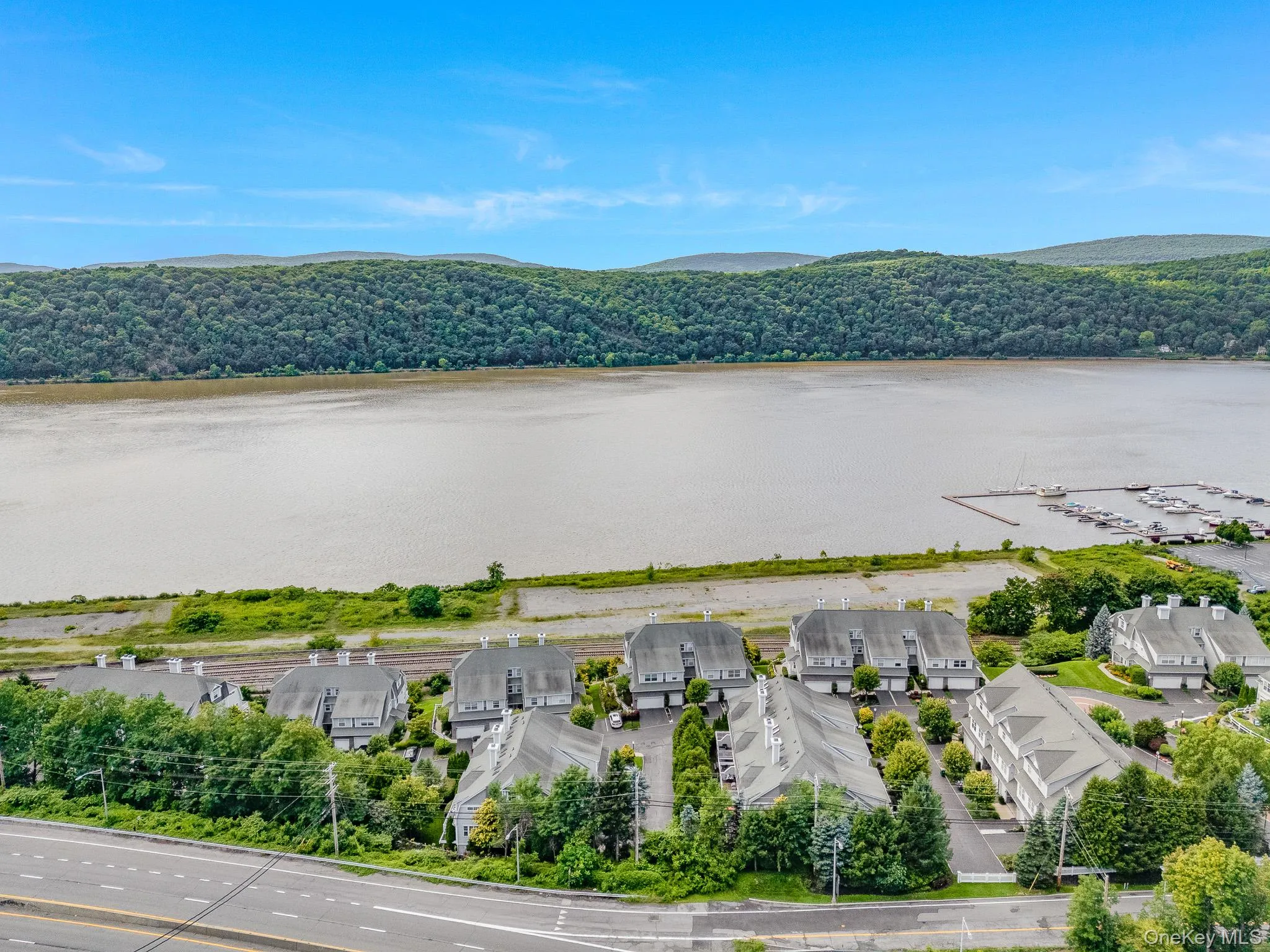 504 Southview Drive, Poughkeepsie, NY, 2 Bedrooms Bedrooms, 10 Rooms Rooms,2 BathroomsBathrooms,Residential,For Rent,Southview,0,1035359 504 Southview Drive, Poughkeepsie, NY, 2 Bedrooms Bedrooms, 10 Rooms Rooms,2 BathroomsBathrooms,Residential,For Rent,Southview,0,1035359