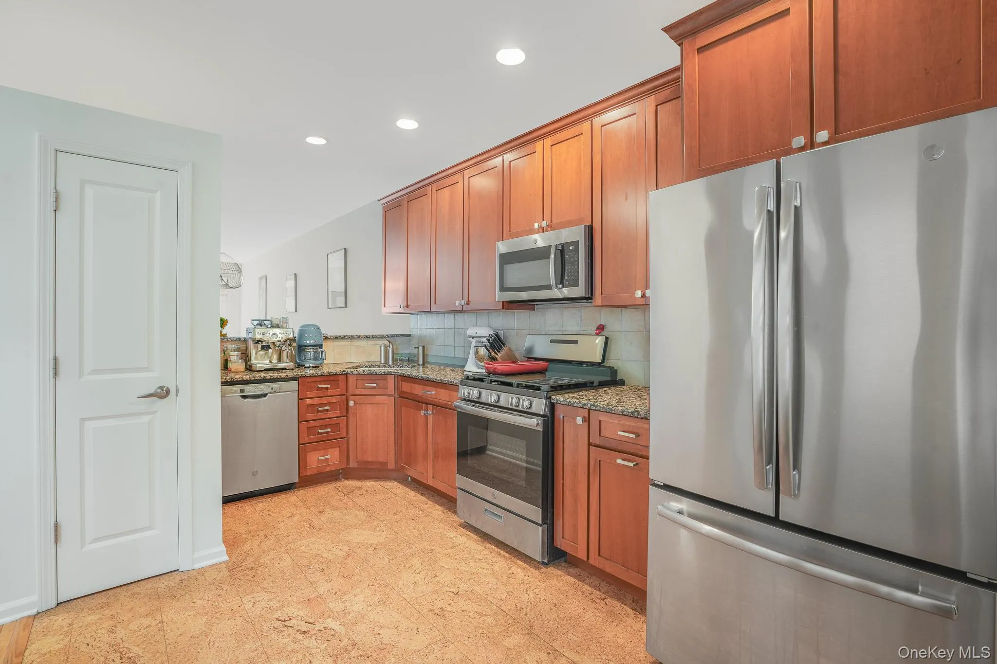 504 Southview Drive, Poughkeepsie, NY, 2 Bedrooms Bedrooms, 10 Rooms Rooms,2 BathroomsBathrooms,Residential,For Rent,Southview,0,1035359 504 Southview Drive, Poughkeepsie, NY, 2 Bedrooms Bedrooms, 10 Rooms Rooms,2 BathroomsBathrooms,Residential,For Rent,Southview,0,1035359