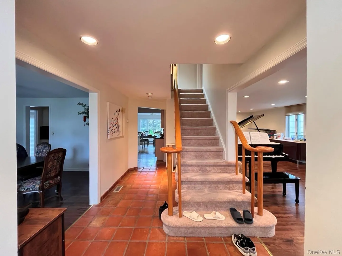 26 Polo Field Lane, North Hempstead, NY, 5 Bedrooms Bedrooms, 12 Rooms Rooms,3 BathroomsBathrooms,Residential,For Rent,Polo Field,0,1035385 26 Polo Field Lane, North Hempstead, NY, 5 Bedrooms Bedrooms, 12 Rooms Rooms,3 BathroomsBathrooms,Residential,For Rent,Polo Field,0,1035385