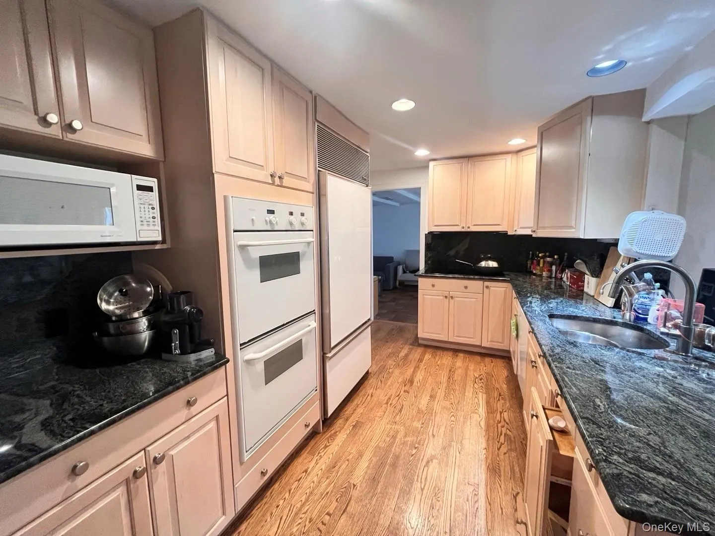 26 Polo Field Lane, North Hempstead, NY, 5 Bedrooms Bedrooms, 12 Rooms Rooms,3 BathroomsBathrooms,Residential,For Rent,Polo Field,0,1035385 26 Polo Field Lane, North Hempstead, NY, 5 Bedrooms Bedrooms, 12 Rooms Rooms,3 BathroomsBathrooms,Residential,For Rent,Polo Field,0,1035385