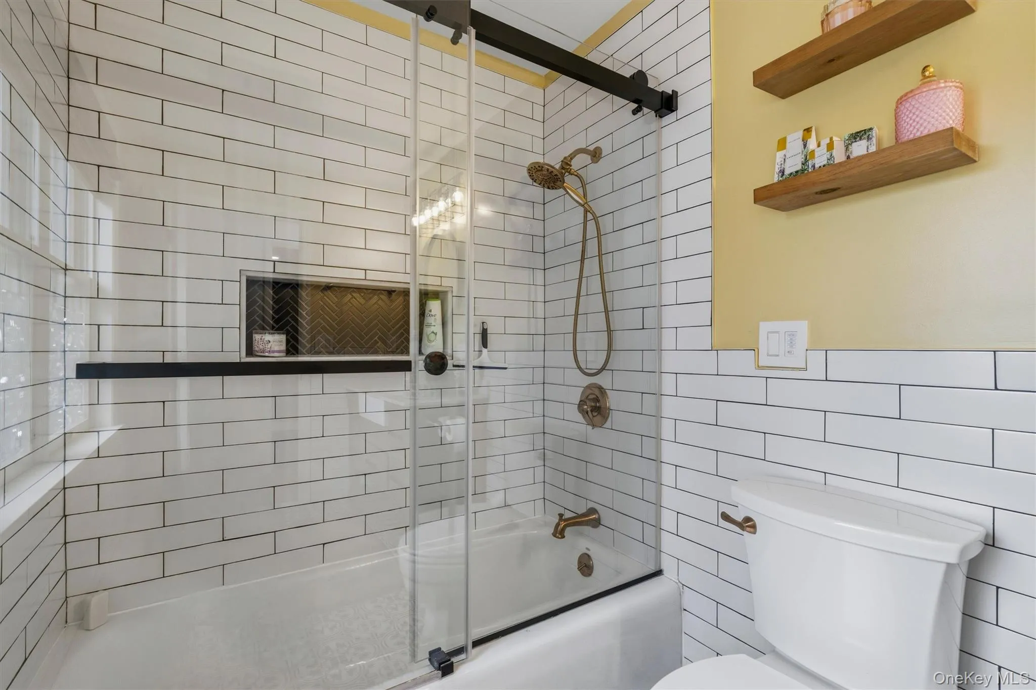412 Laroe Road, Chester Town, NY, 3 Bedrooms Bedrooms, 10 Rooms Rooms,2 BathroomsBathrooms,Residential,For Rent,Laroe,0,1035387 412 Laroe Road, Chester Town, NY, 3 Bedrooms Bedrooms, 10 Rooms Rooms,2 BathroomsBathrooms,Residential,For Rent,Laroe,0,1035387