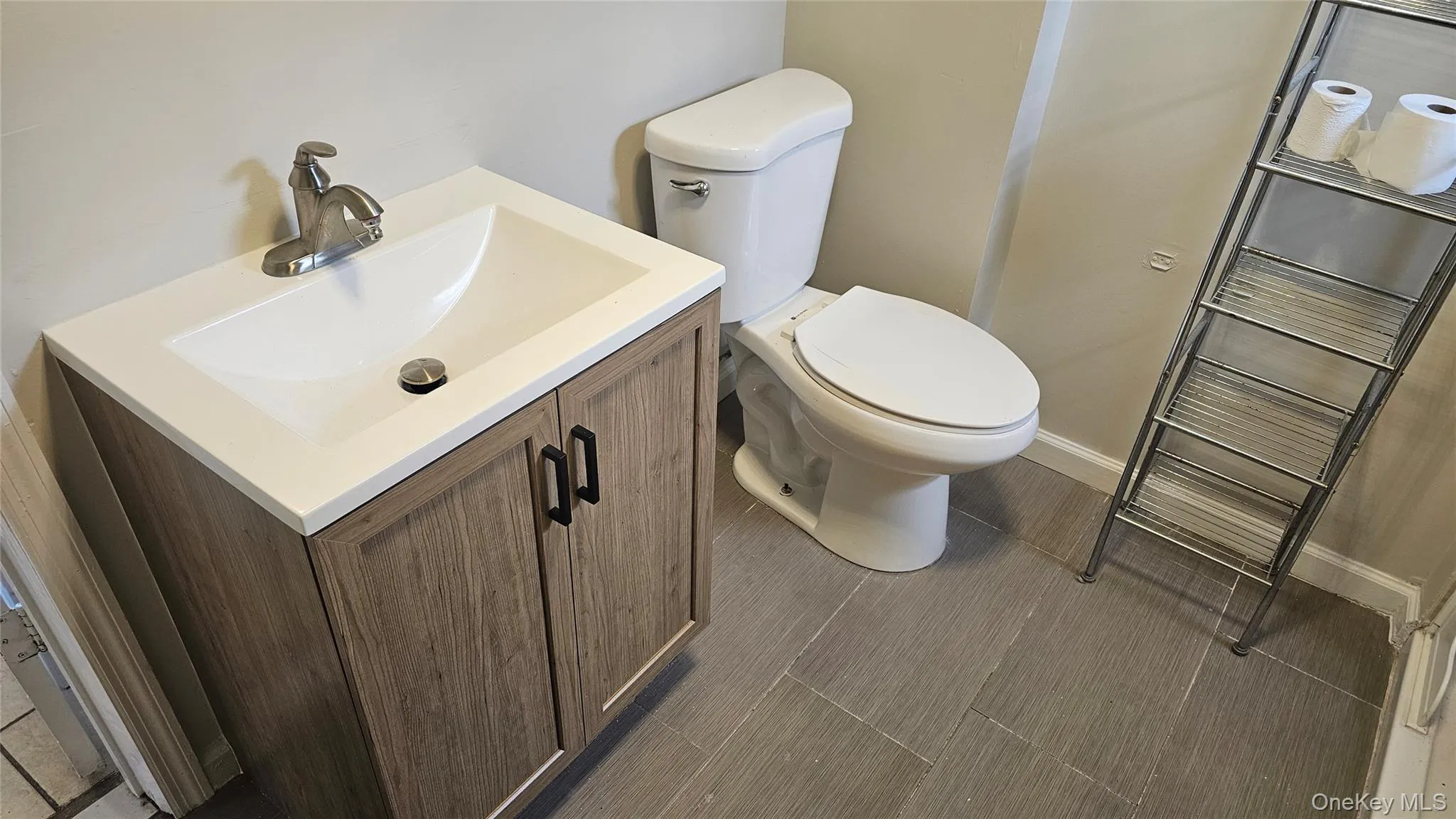 52 Chestnut Street, Yonkers, NY, 3 Bedrooms Bedrooms, 5 Rooms Rooms,1 BathroomBathrooms,Residential Lease,For Rent,Chestnut,0,1035394 52 Chestnut Street, Yonkers, NY, 3 Bedrooms Bedrooms, 5 Rooms Rooms,1 BathroomBathrooms,Residential Lease,For Rent,Chestnut,0,1035394