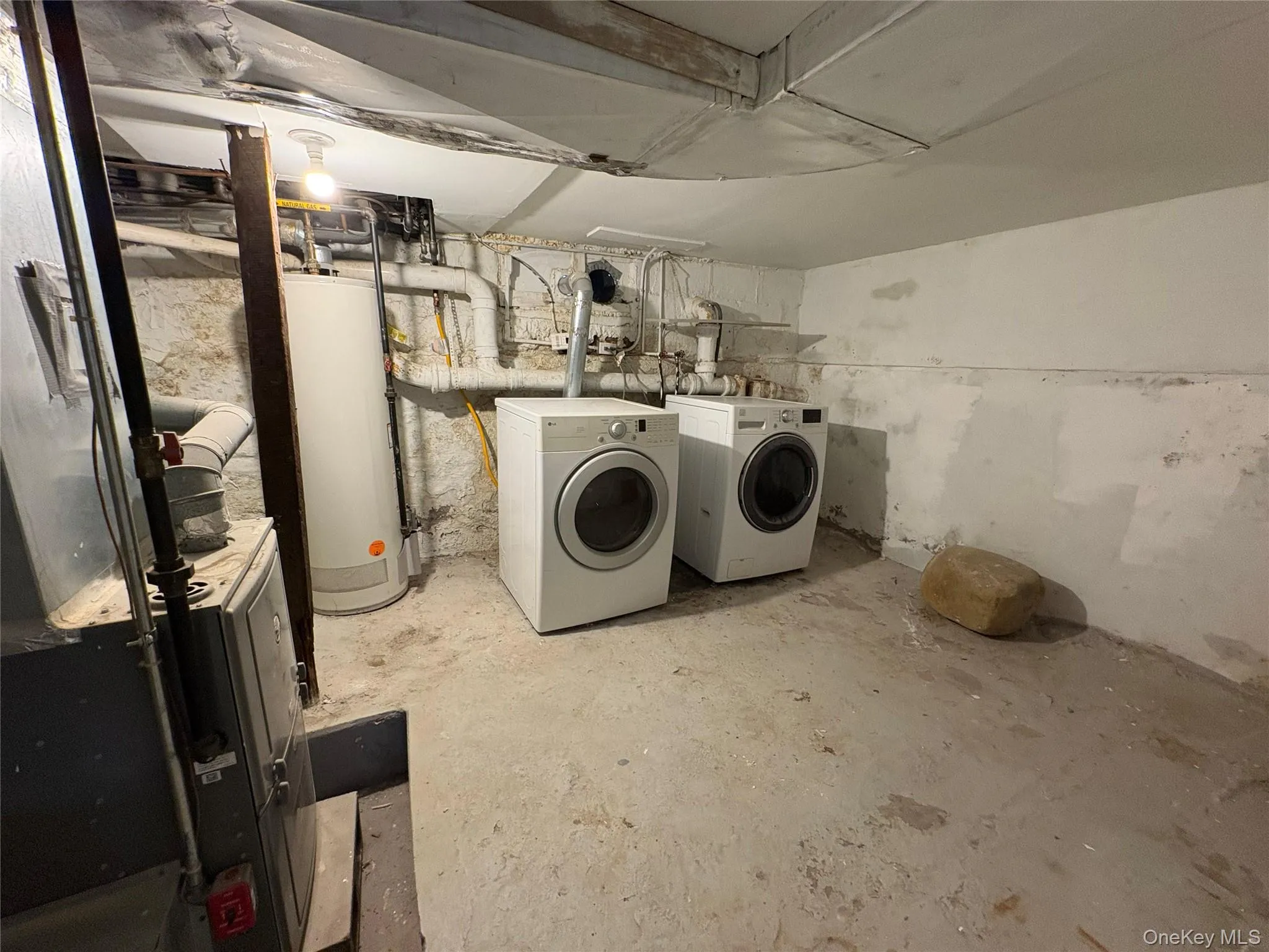 3233 200 Street, New York, NY, 3 Bedrooms Bedrooms, 6 Rooms Rooms,1 BathroomBathrooms,Residential Lease,For Rent,200,0,1035402 3233 200 Street, New York, NY, 3 Bedrooms Bedrooms, 6 Rooms Rooms,1 BathroomBathrooms,Residential Lease,For Rent,200,0,1035402