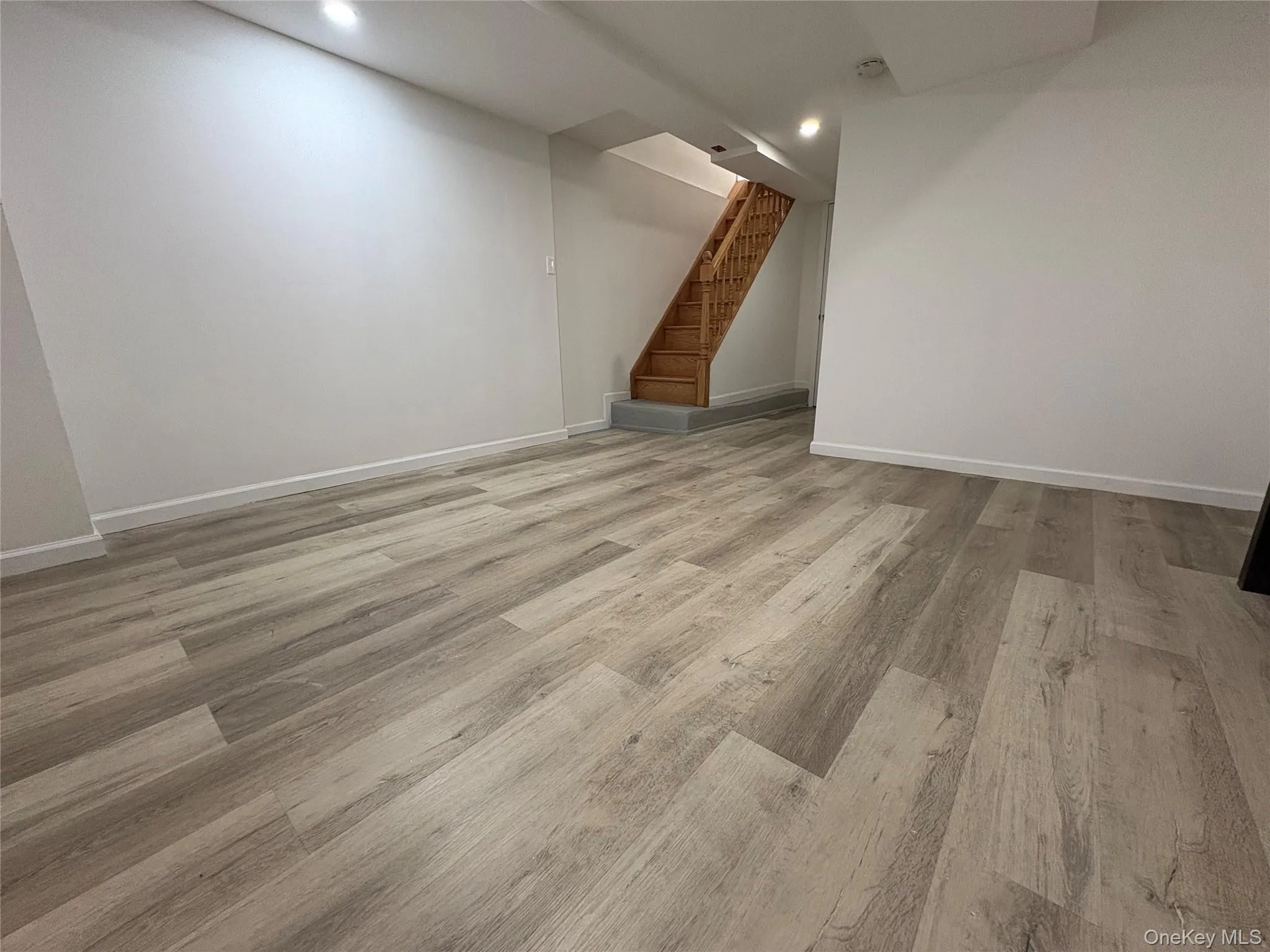 3233 200 Street, New York, NY, 3 Bedrooms Bedrooms, 6 Rooms Rooms,1 BathroomBathrooms,Residential Lease,For Rent,200,0,1035402 3233 200 Street, New York, NY, 3 Bedrooms Bedrooms, 6 Rooms Rooms,1 BathroomBathrooms,Residential Lease,For Rent,200,0,1035402