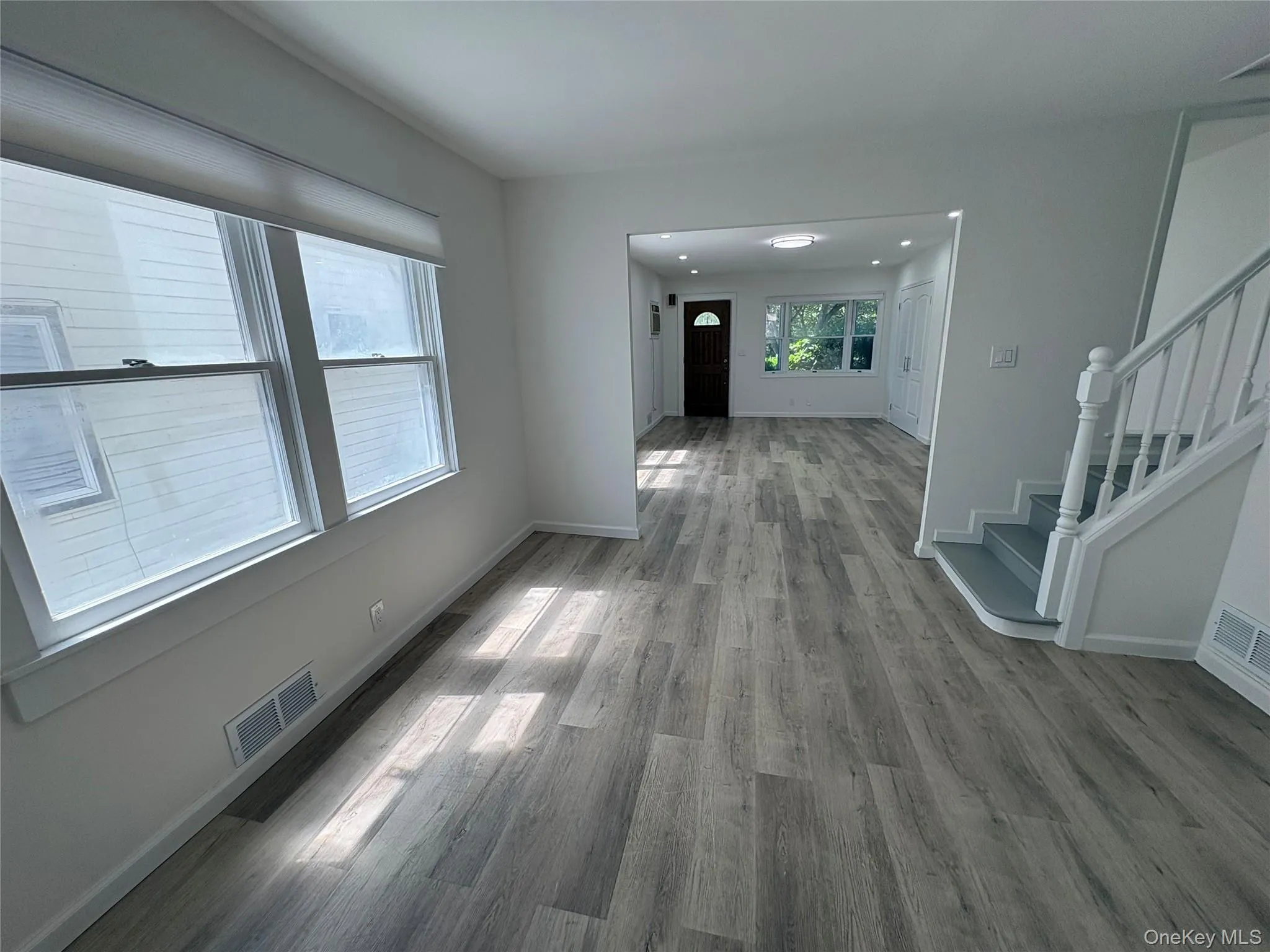 3233 200 Street, New York, NY, 3 Bedrooms Bedrooms, 6 Rooms Rooms,1 BathroomBathrooms,Residential Lease,For Rent,200,0,1035402 3233 200 Street, New York, NY, 3 Bedrooms Bedrooms, 6 Rooms Rooms,1 BathroomBathrooms,Residential Lease,For Rent,200,0,1035402