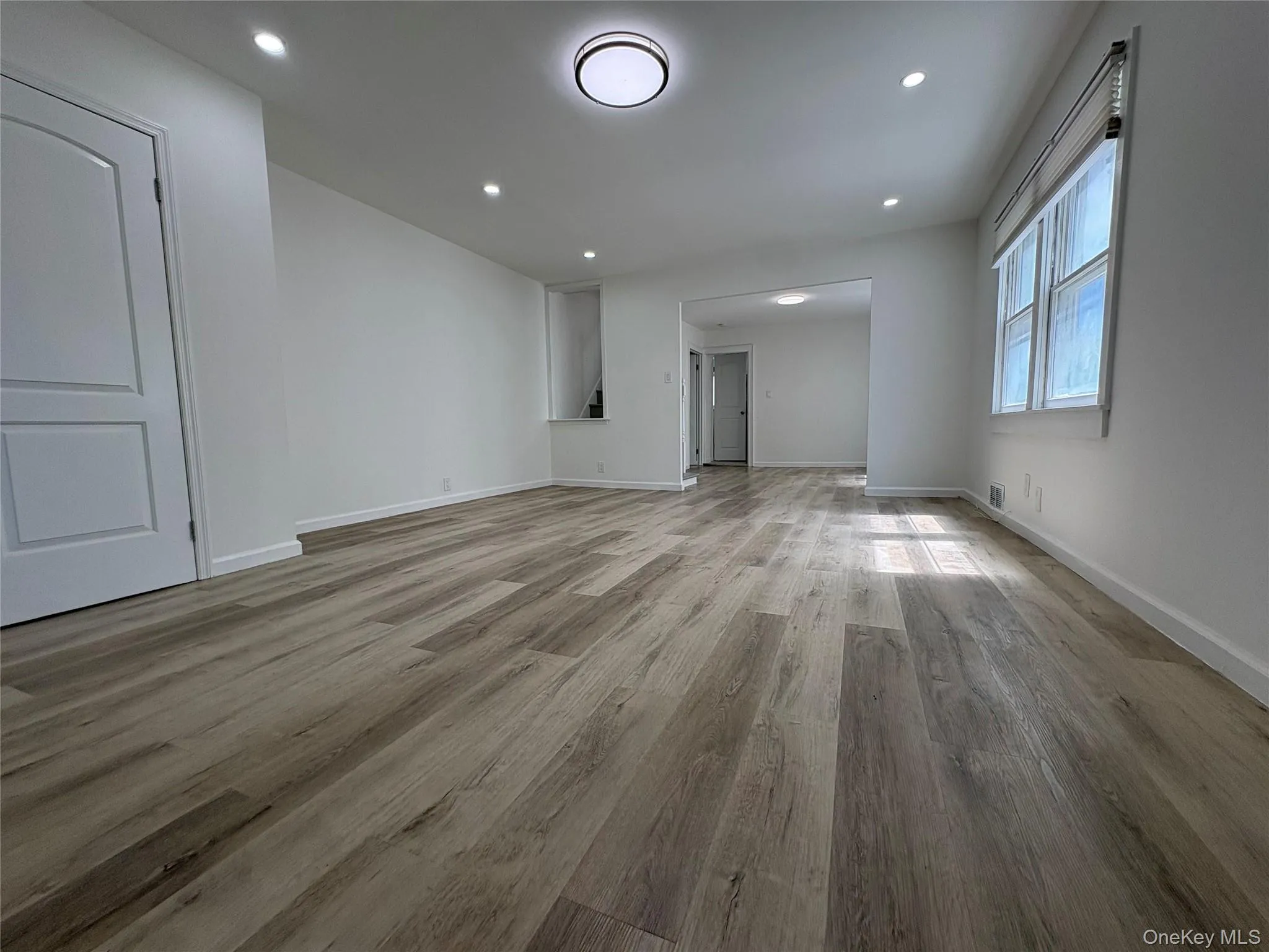 3233 200 Street, New York, NY, 3 Bedrooms Bedrooms, 6 Rooms Rooms,1 BathroomBathrooms,Residential Lease,For Rent,200,0,1035402 3233 200 Street, New York, NY, 3 Bedrooms Bedrooms, 6 Rooms Rooms,1 BathroomBathrooms,Residential Lease,For Rent,200,0,1035402