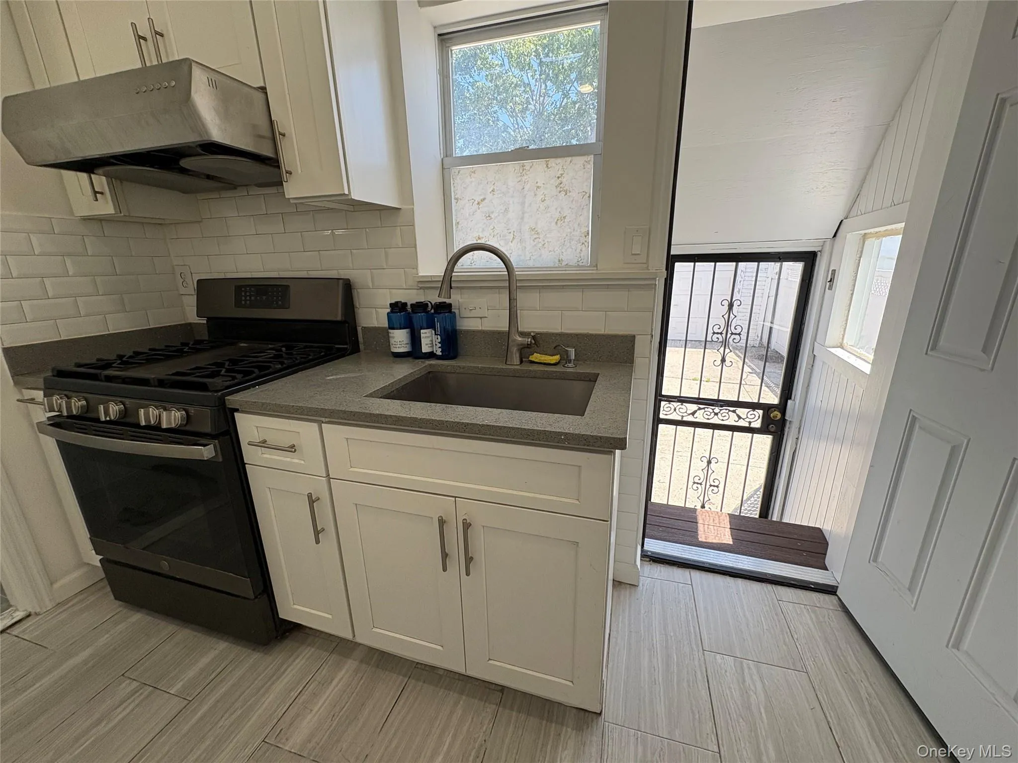3233 200 Street, New York, NY, 3 Bedrooms Bedrooms, 6 Rooms Rooms,1 BathroomBathrooms,Residential Lease,For Rent,200,0,1035402 3233 200 Street, New York, NY, 3 Bedrooms Bedrooms, 6 Rooms Rooms,1 BathroomBathrooms,Residential Lease,For Rent,200,0,1035402