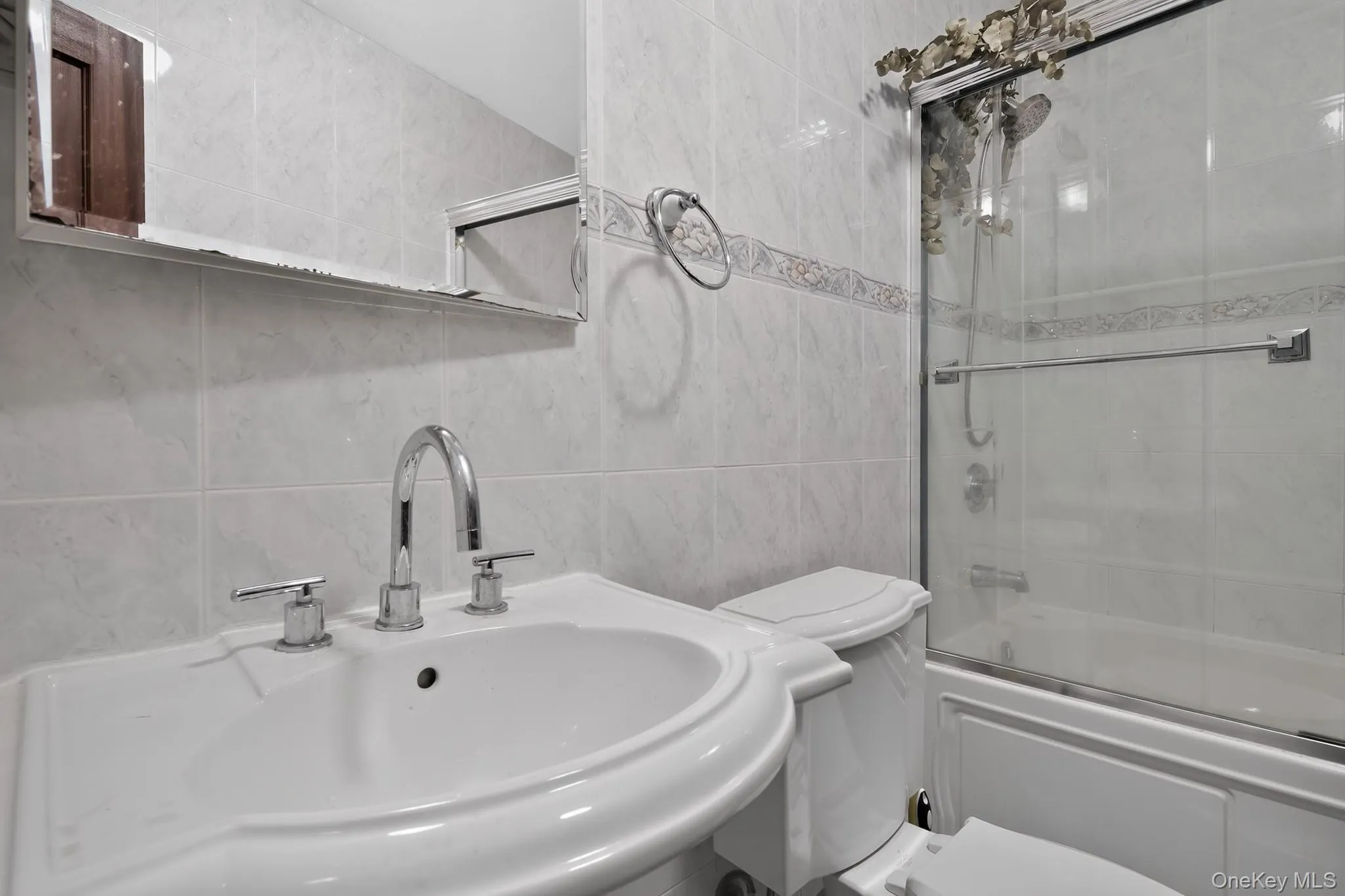 24640 Alameda Avenue, New York, NY, 5 Bedrooms Bedrooms, 10 Rooms Rooms,2 BathroomsBathrooms,Residential,For Rent,Alameda,0,1035405 24640 Alameda Avenue, New York, NY, 5 Bedrooms Bedrooms, 10 Rooms Rooms,2 BathroomsBathrooms,Residential,For Rent,Alameda,0,1035405