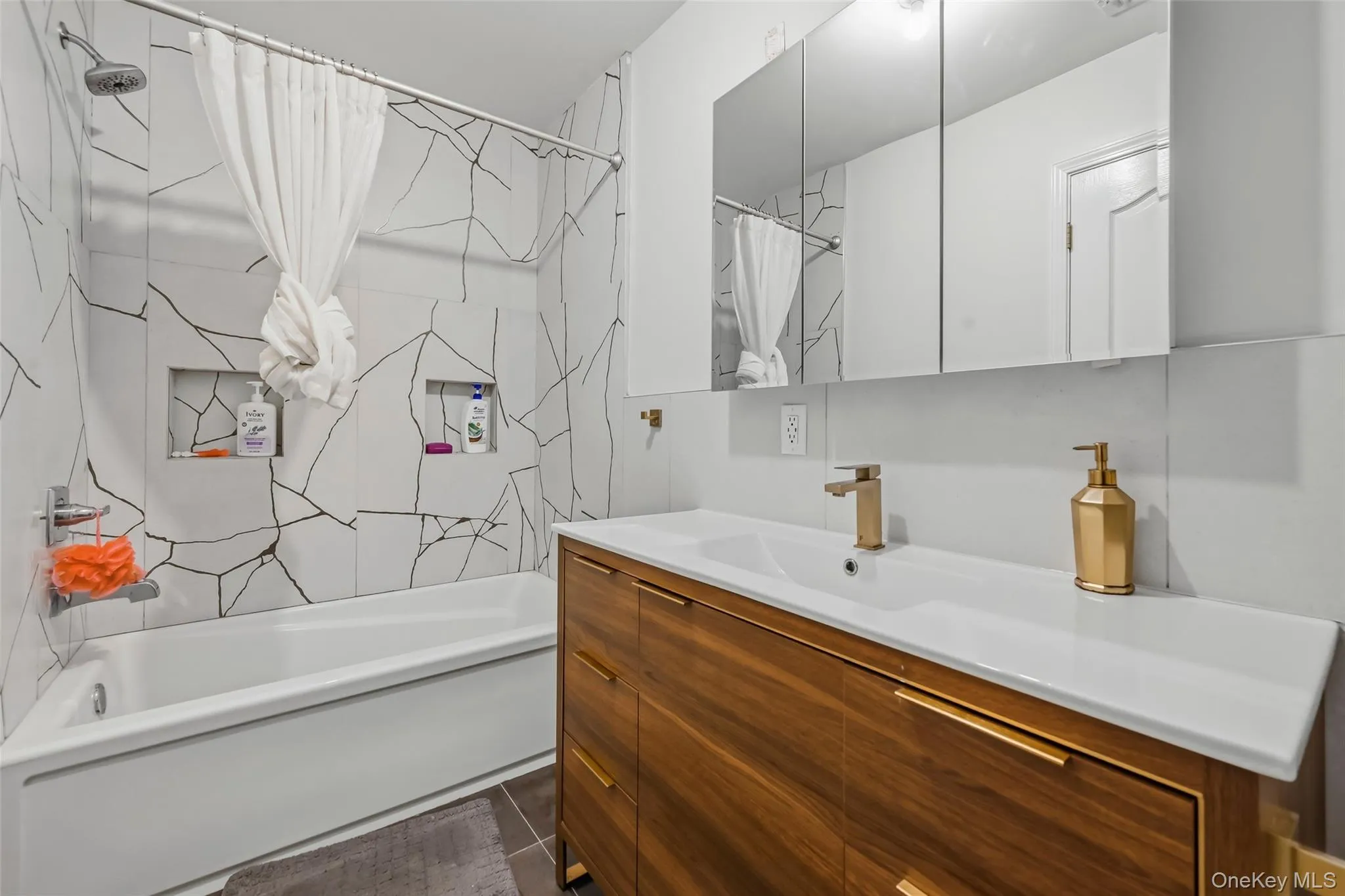 4 Spruill Court, Ramapo, NY, 5 Bedrooms Bedrooms, 12 Rooms Rooms,3 BathroomsBathrooms,Residential,For Rent,Spruill,0,1035407 4 Spruill Court, Ramapo, NY, 5 Bedrooms Bedrooms, 12 Rooms Rooms,3 BathroomsBathrooms,Residential,For Rent,Spruill,0,1035407