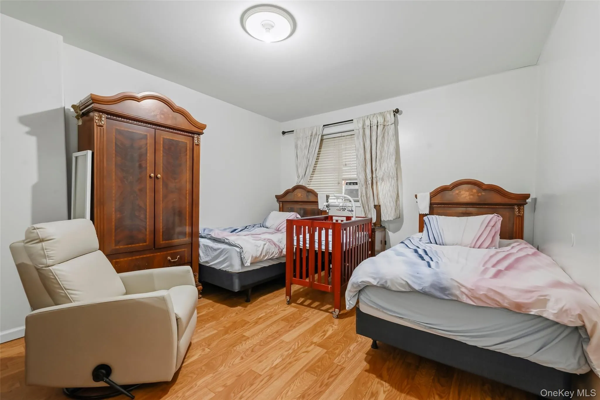 4 Spruill Court, Ramapo, NY, 5 Bedrooms Bedrooms, 12 Rooms Rooms,3 BathroomsBathrooms,Residential,For Rent,Spruill,0,1035407 4 Spruill Court, Ramapo, NY, 5 Bedrooms Bedrooms, 12 Rooms Rooms,3 BathroomsBathrooms,Residential,For Rent,Spruill,0,1035407