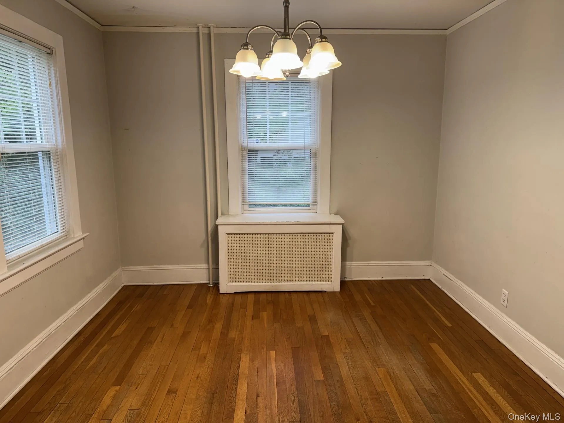 Conveniently located next to the kitchen Conveniently located next to the kitchen