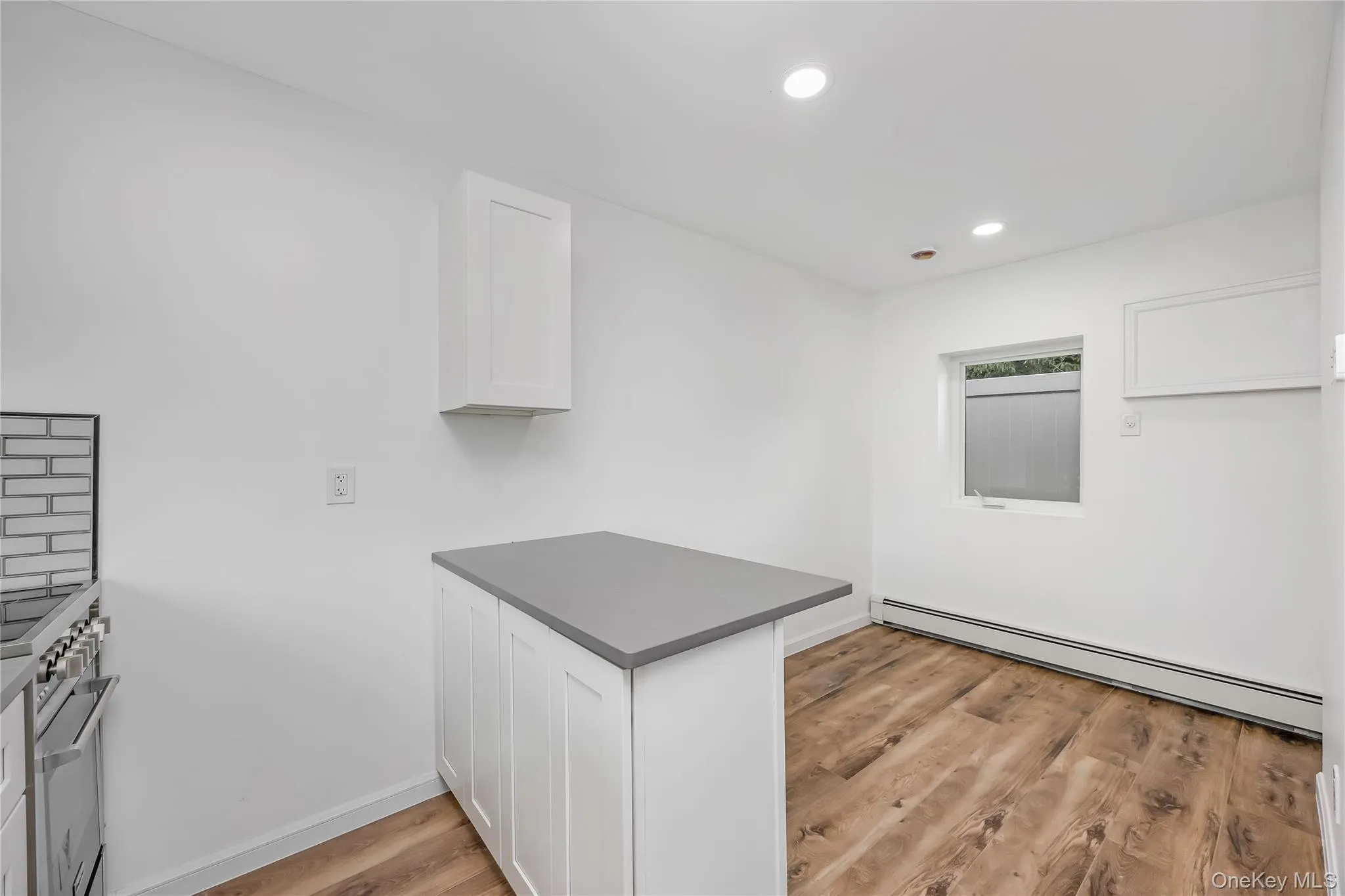 29 Tyler Street, Brookhaven, NY, 1 Bedroom Bedrooms, 3 Rooms Rooms,1 BathroomBathrooms,Residential Lease,For Rent,Tyler,0,1035412 29 Tyler Street, Brookhaven, NY, 1 Bedroom Bedrooms, 3 Rooms Rooms,1 BathroomBathrooms,Residential Lease,For Rent,Tyler,0,1035412