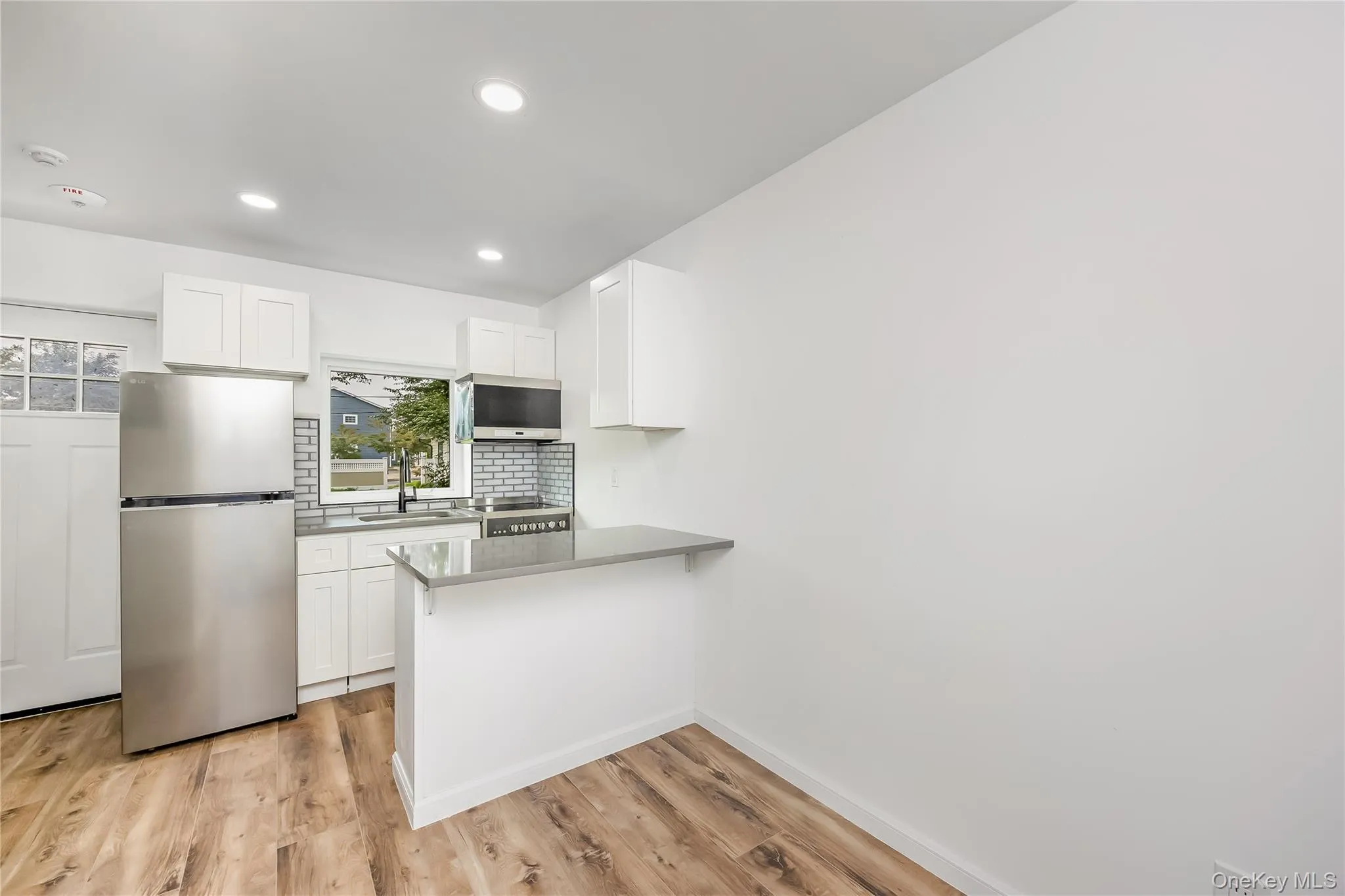 29 Tyler Street, Brookhaven, NY, 1 Bedroom Bedrooms, 3 Rooms Rooms,1 BathroomBathrooms,Residential Lease,For Rent,Tyler,0,1035412 29 Tyler Street, Brookhaven, NY, 1 Bedroom Bedrooms, 3 Rooms Rooms,1 BathroomBathrooms,Residential Lease,For Rent,Tyler,0,1035412