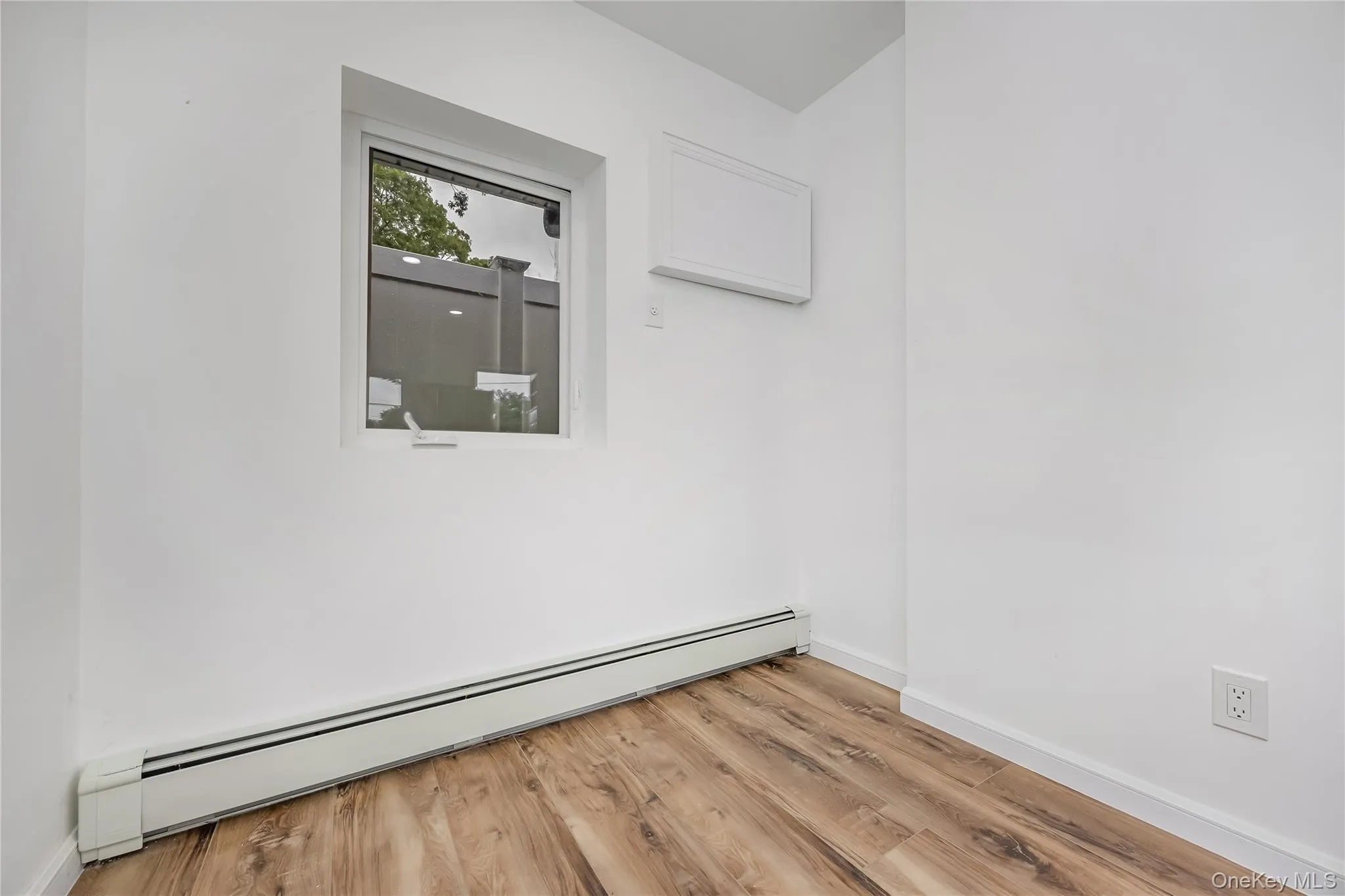29 Tyler Street, Brookhaven, NY, 1 Bedroom Bedrooms, 3 Rooms Rooms,1 BathroomBathrooms,Residential Lease,For Rent,Tyler,0,1035412 29 Tyler Street, Brookhaven, NY, 1 Bedroom Bedrooms, 3 Rooms Rooms,1 BathroomBathrooms,Residential Lease,For Rent,Tyler,0,1035412