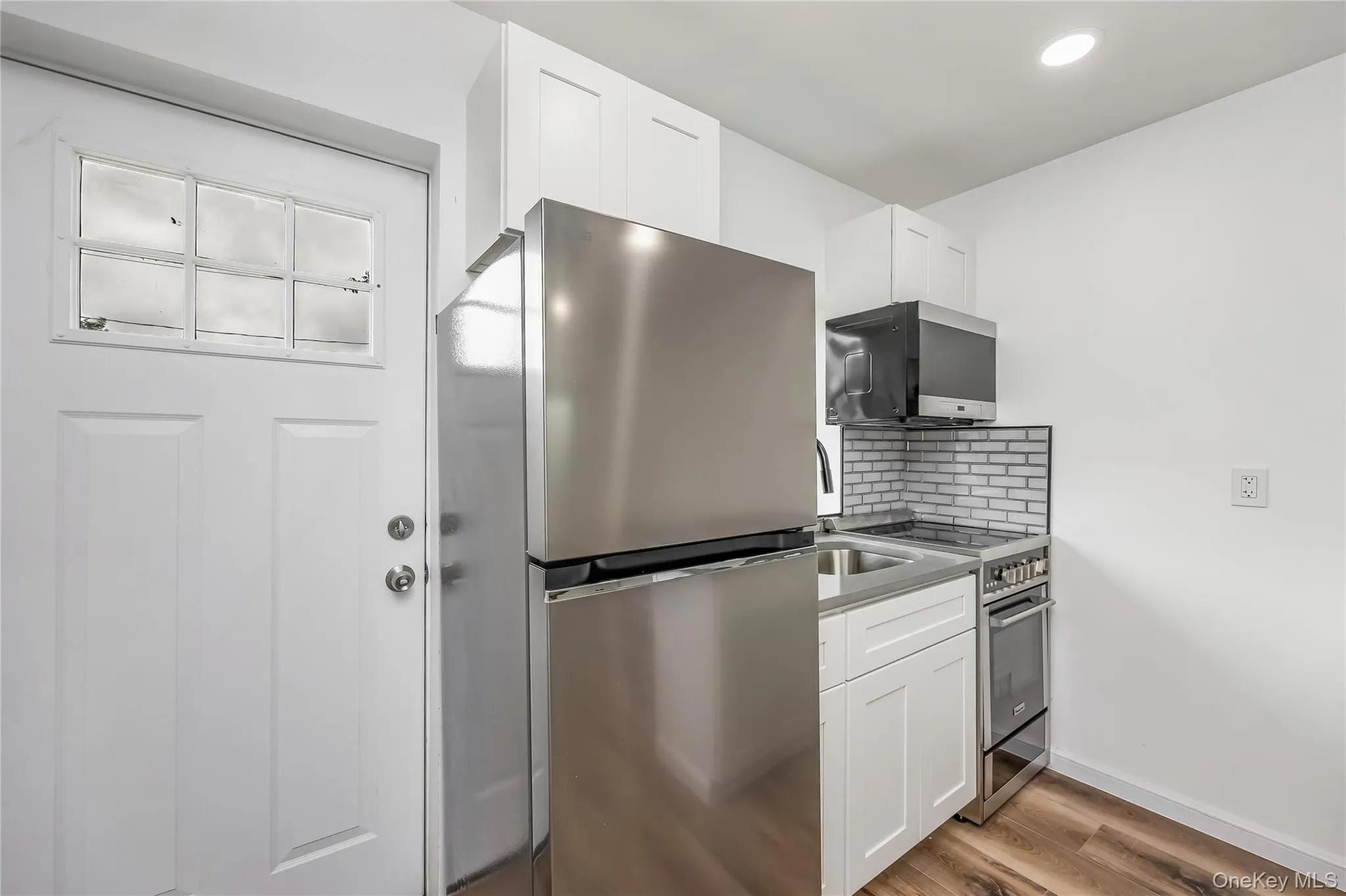 29 Tyler Street, Brookhaven, NY, 1 Bedroom Bedrooms, 3 Rooms Rooms,1 BathroomBathrooms,Residential Lease,For Rent,Tyler,0,1035412 29 Tyler Street, Brookhaven, NY, 1 Bedroom Bedrooms, 3 Rooms Rooms,1 BathroomBathrooms,Residential Lease,For Rent,Tyler,0,1035412