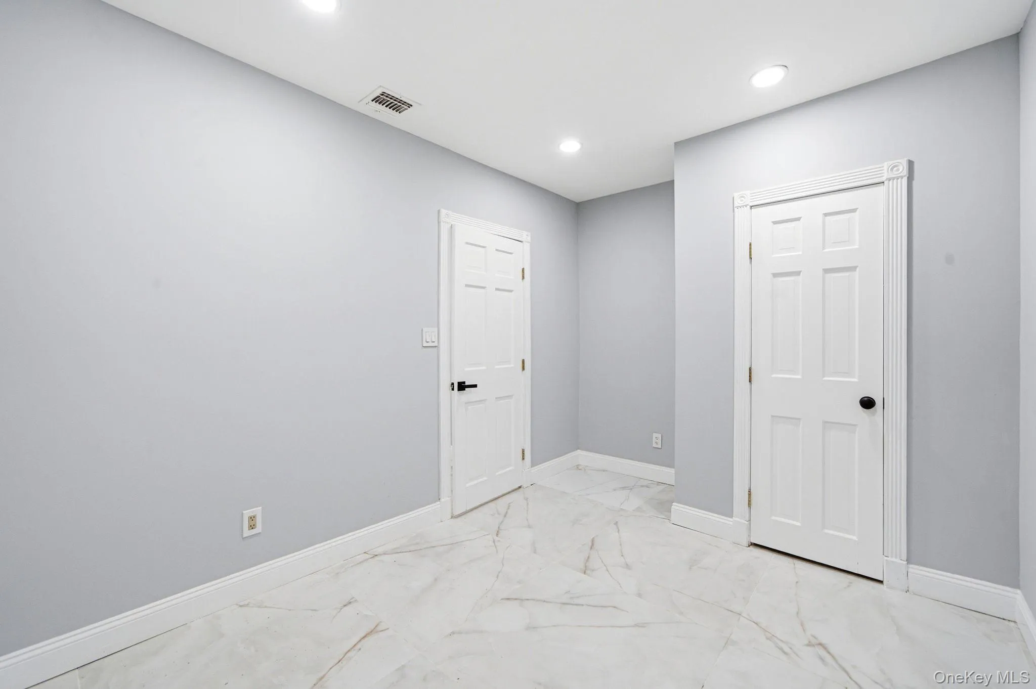 20 Arbor Lane, Huntington, NY, 5 Bedrooms Bedrooms, 10 Rooms Rooms,2 BathroomsBathrooms,Residential,For Rent,Arbor,0,1035415 20 Arbor Lane, Huntington, NY, 5 Bedrooms Bedrooms, 10 Rooms Rooms,2 BathroomsBathrooms,Residential,For Rent,Arbor,0,1035415