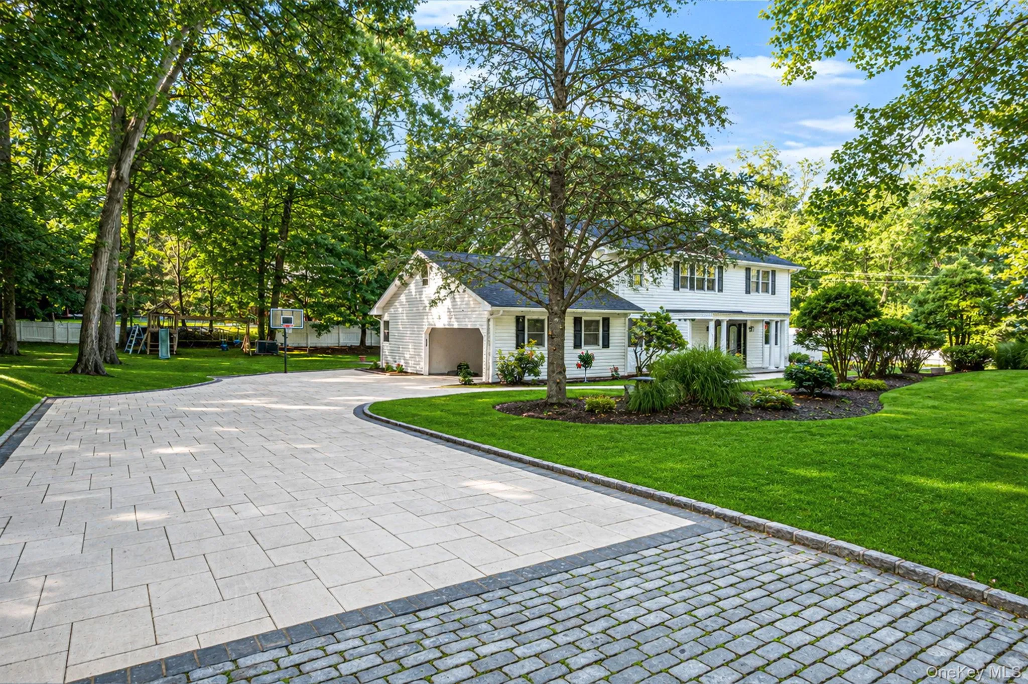 20 Arbor Lane, Huntington, NY, 5 Bedrooms Bedrooms, 10 Rooms Rooms,2 BathroomsBathrooms,Residential,For Rent,Arbor,0,1035415 20 Arbor Lane, Huntington, NY, 5 Bedrooms Bedrooms, 10 Rooms Rooms,2 BathroomsBathrooms,Residential,For Rent,Arbor,0,1035415