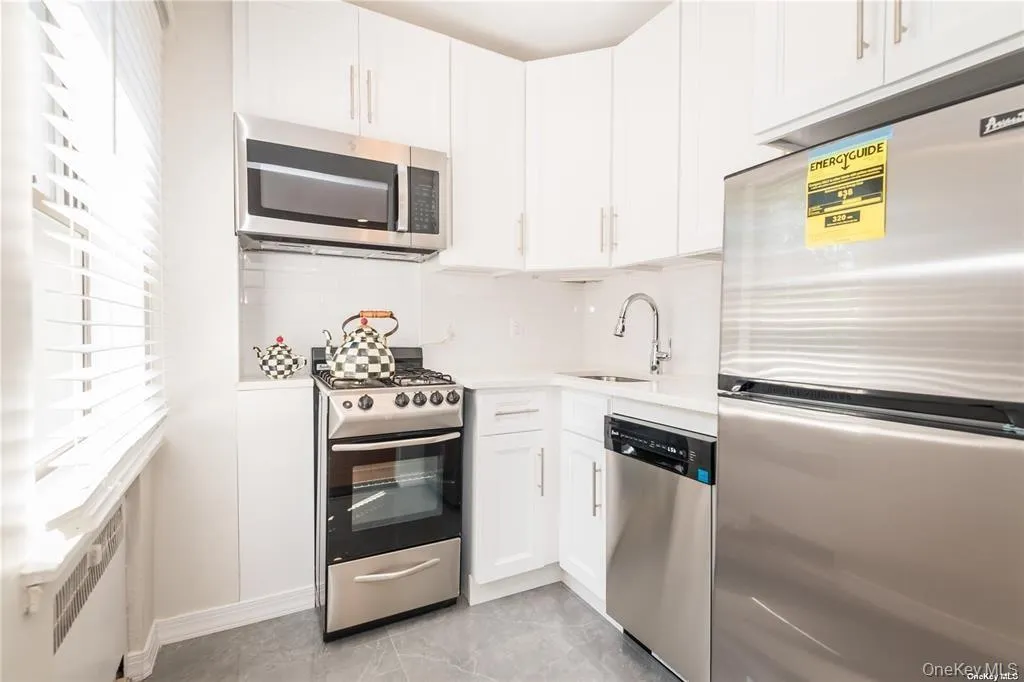 7 Bond Street, North Hempstead, NY, 1 Bedroom Bedrooms, 5 Rooms Rooms,1 BathroomBathrooms,Residential Lease,For Rent,Bond,0,1035416 7 Bond Street, North Hempstead, NY, 1 Bedroom Bedrooms, 5 Rooms Rooms,1 BathroomBathrooms,Residential Lease,For Rent,Bond,0,1035416