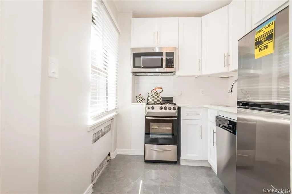 7 Bond Street, North Hempstead, NY, 1 Bedroom Bedrooms, 5 Rooms Rooms,1 BathroomBathrooms,Residential Lease,For Rent,Bond,0,1035416 7 Bond Street, North Hempstead, NY, 1 Bedroom Bedrooms, 5 Rooms Rooms,1 BathroomBathrooms,Residential Lease,For Rent,Bond,0,1035416
