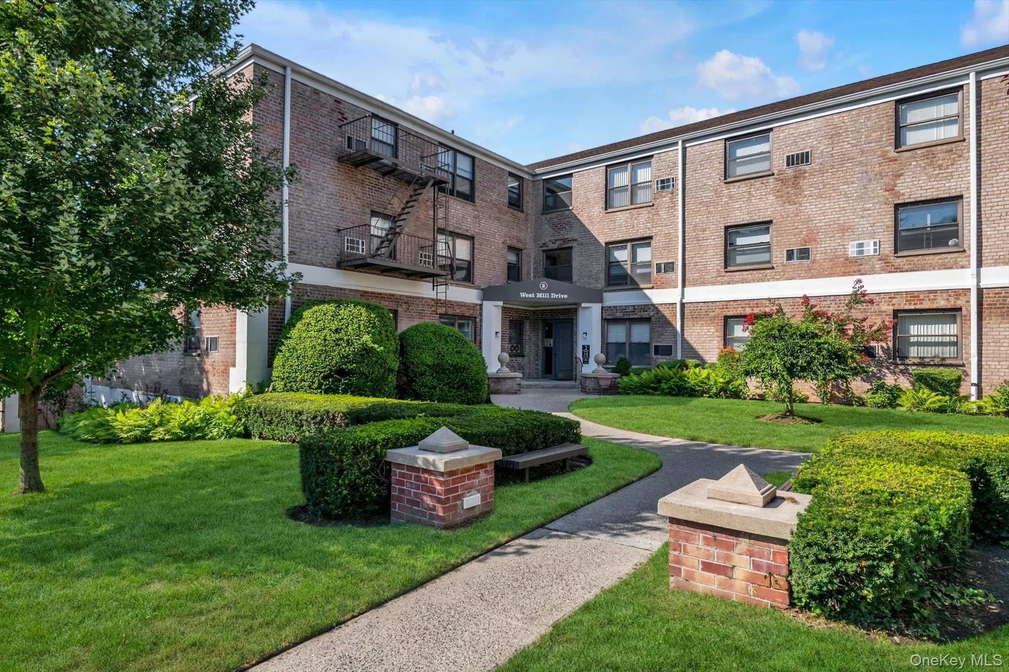 2 Mill Drive, North Hempstead, NY, 1 Bedroom Bedrooms, 3 Rooms Rooms,1 BathroomBathrooms,Residential,For Rent,Mill,0,1035418 2 Mill Drive, North Hempstead, NY, 1 Bedroom Bedrooms, 3 Rooms Rooms,1 BathroomBathrooms,Residential,For Rent,Mill,0,1035418