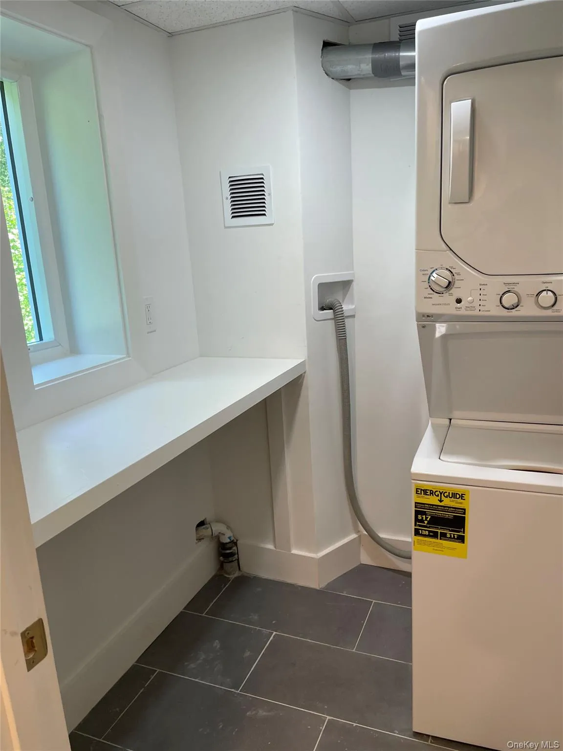 (access from kitchen) (access from kitchen)