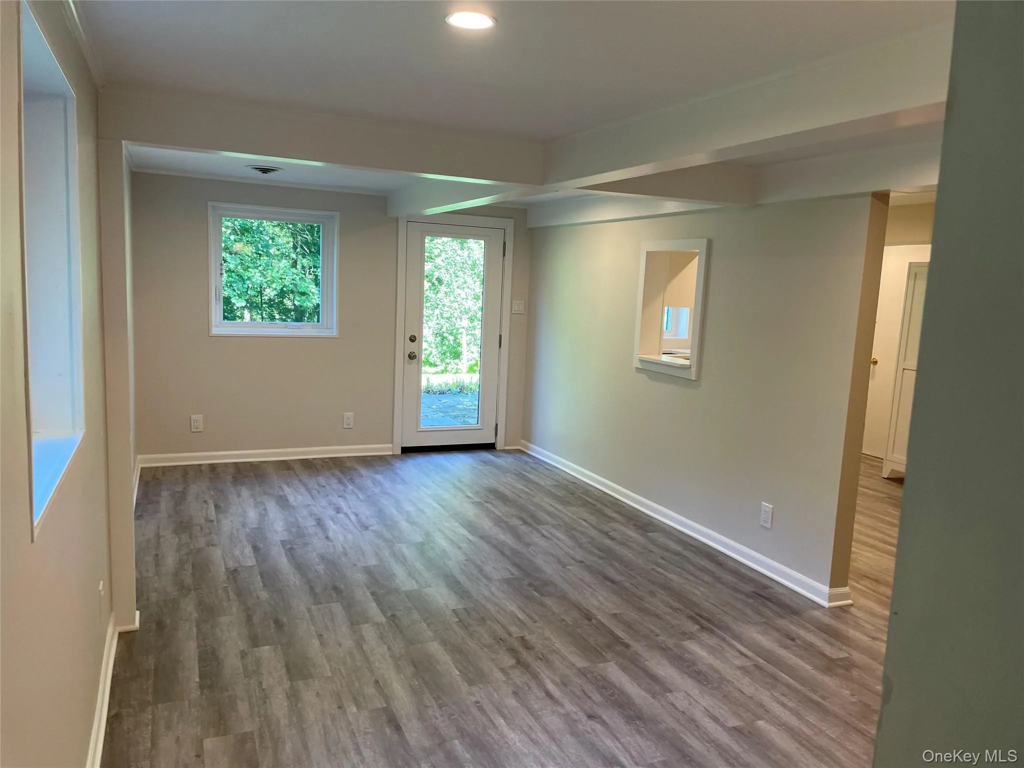 open area (dining room and lounge area) access to kitchen open area (dining room and lounge area) access to kitchen