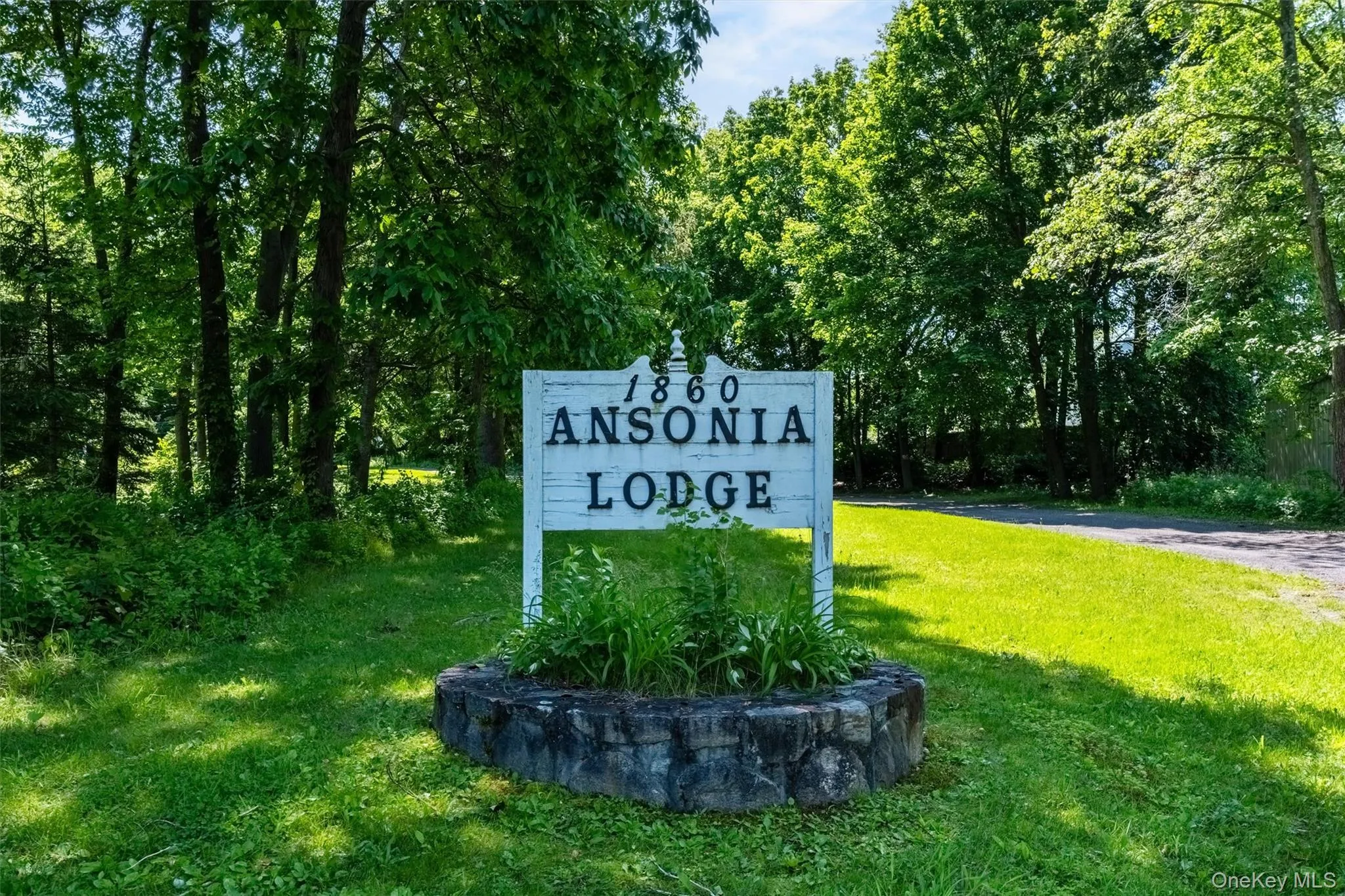 1860 Main Street, Yorktown, NY, 1 Bedroom Bedrooms, 3 Rooms Rooms,1 BathroomBathrooms,Residential Lease,For Rent,Main,0,1035423 1860 Main Street, Yorktown, NY, 1 Bedroom Bedrooms, 3 Rooms Rooms,1 BathroomBathrooms,Residential Lease,For Rent,Main,0,1035423
