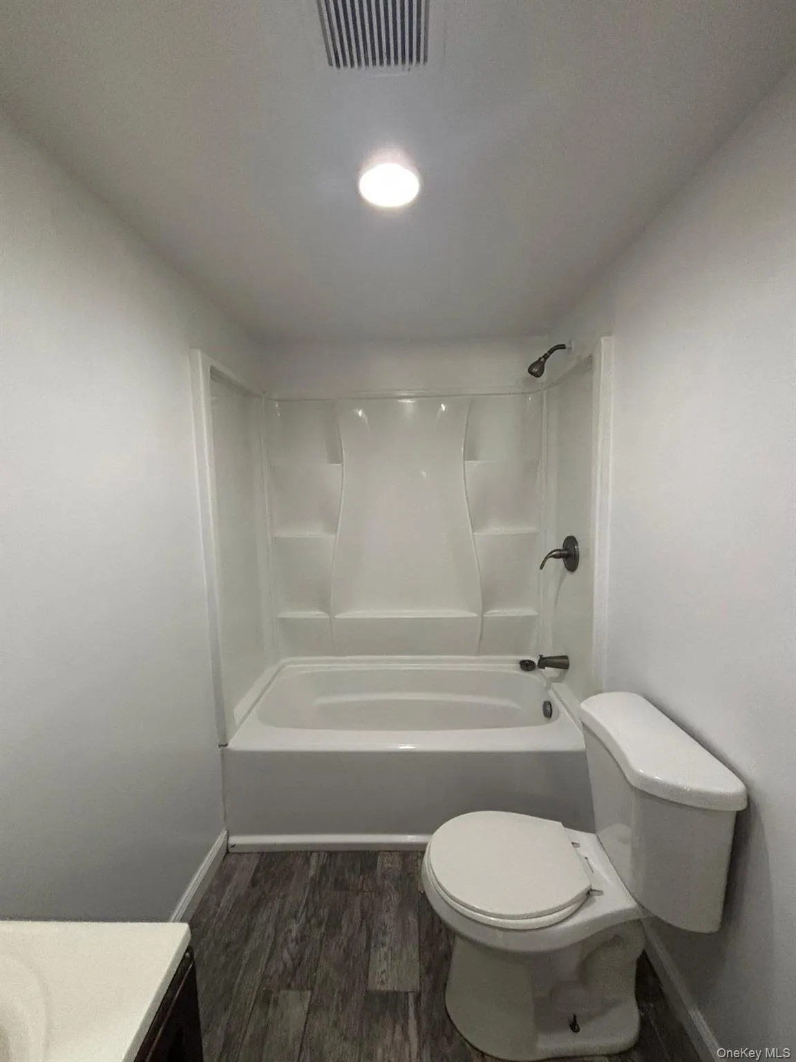 141 Huguenot Drive, Brookhaven, NY, 2 Bedrooms Bedrooms, 3 Rooms Rooms,1 BathroomBathrooms,Residential Lease,For Rent,Huguenot,0,1035425 141 Huguenot Drive, Brookhaven, NY, 2 Bedrooms Bedrooms, 3 Rooms Rooms,1 BathroomBathrooms,Residential Lease,For Rent,Huguenot,0,1035425