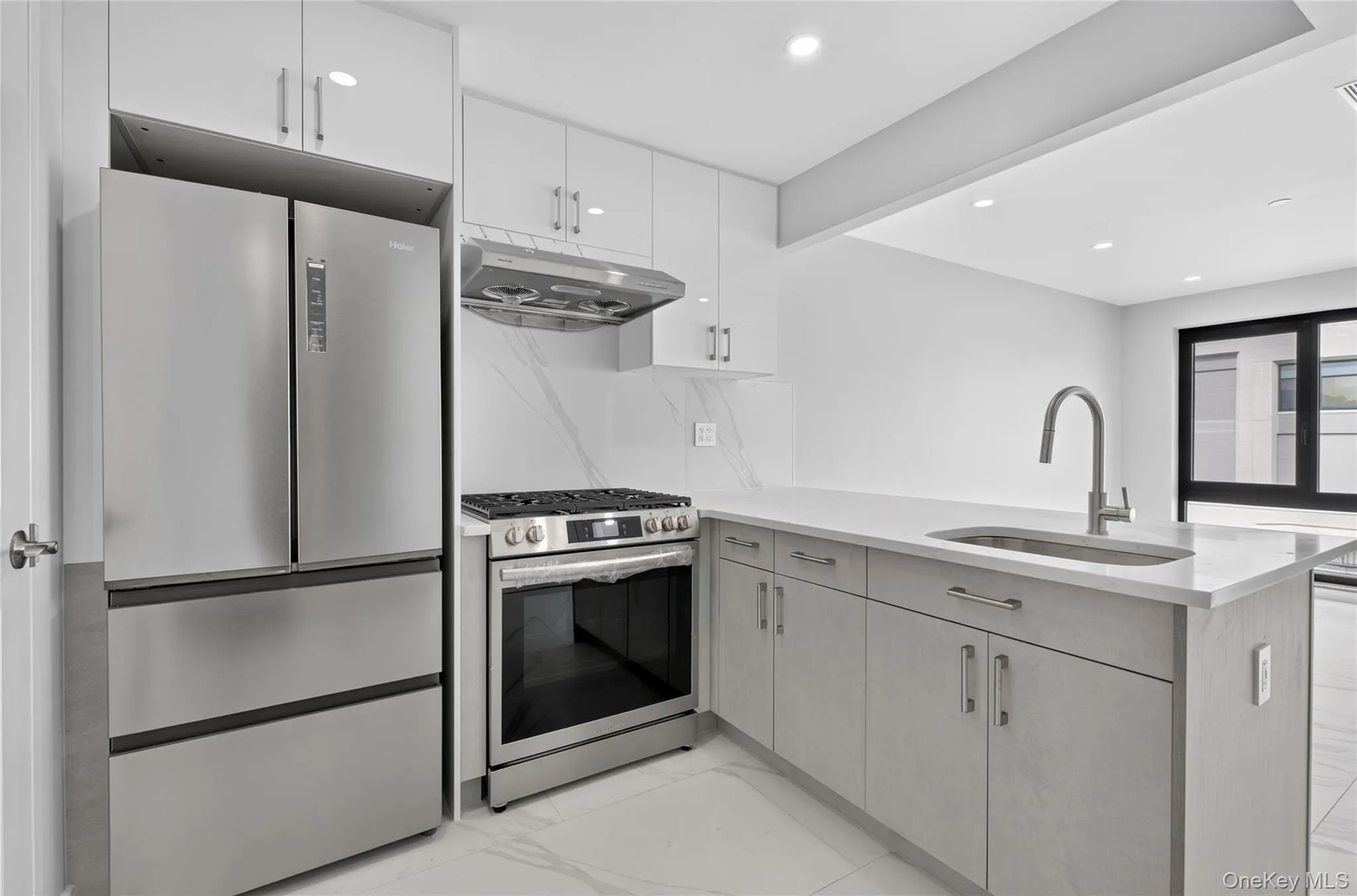 643 5th Avenue, New York, NY, 1 Bedroom Bedrooms, 3 Rooms Rooms,1 BathroomBathrooms,Residential,For Rent,5th,0,1035427 643 5th Avenue, New York, NY, 1 Bedroom Bedrooms, 3 Rooms Rooms,1 BathroomBathrooms,Residential,For Rent,5th,0,1035427
