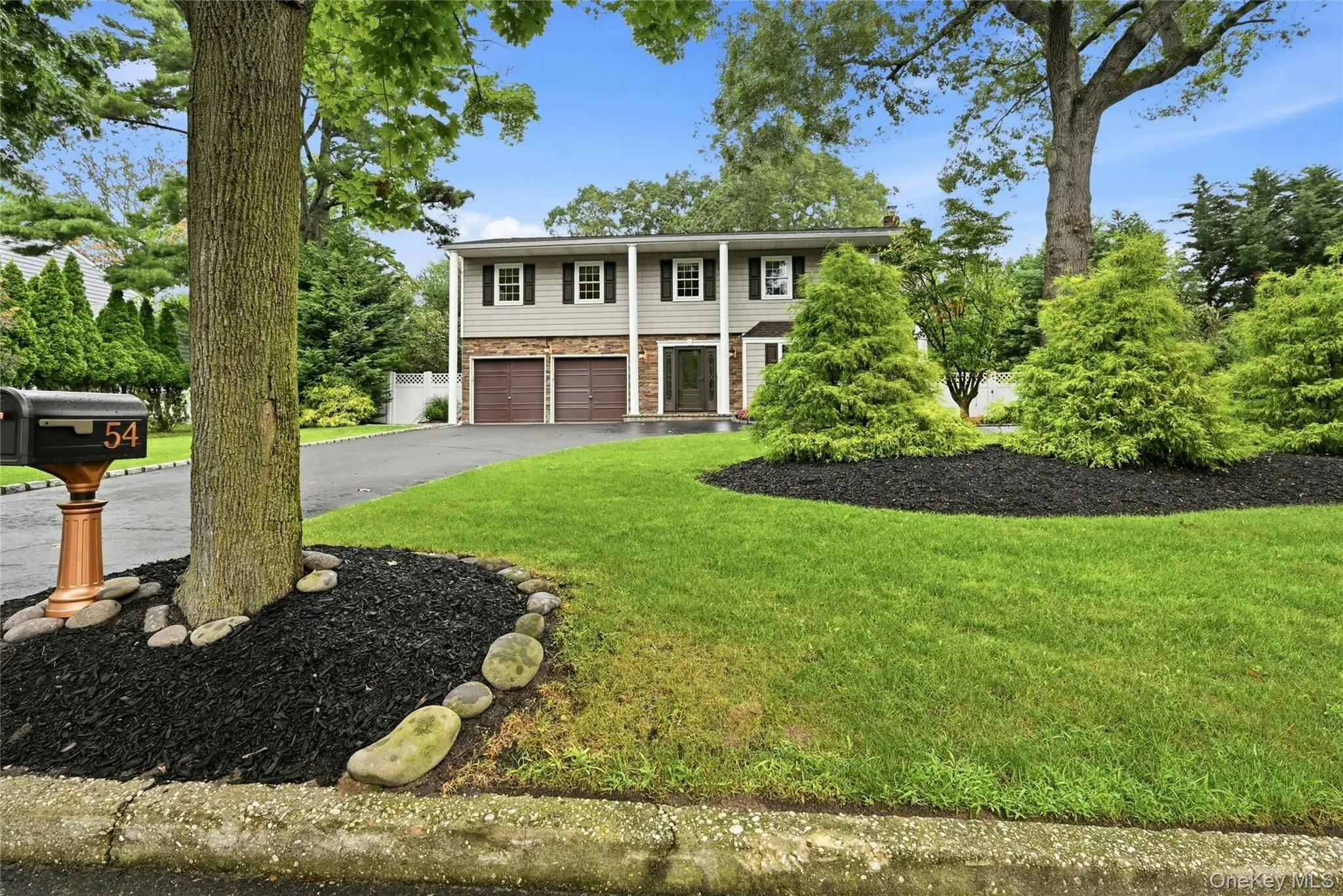54 Twin Oaks Drive, Smithtown, NY, 4 Bedrooms Bedrooms, 9 Rooms Rooms,2 BathroomsBathrooms,Residential,For Rent,Twin Oaks,0,1035429 54 Twin Oaks Drive, Smithtown, NY, 4 Bedrooms Bedrooms, 9 Rooms Rooms,2 BathroomsBathrooms,Residential,For Rent,Twin Oaks,0,1035429