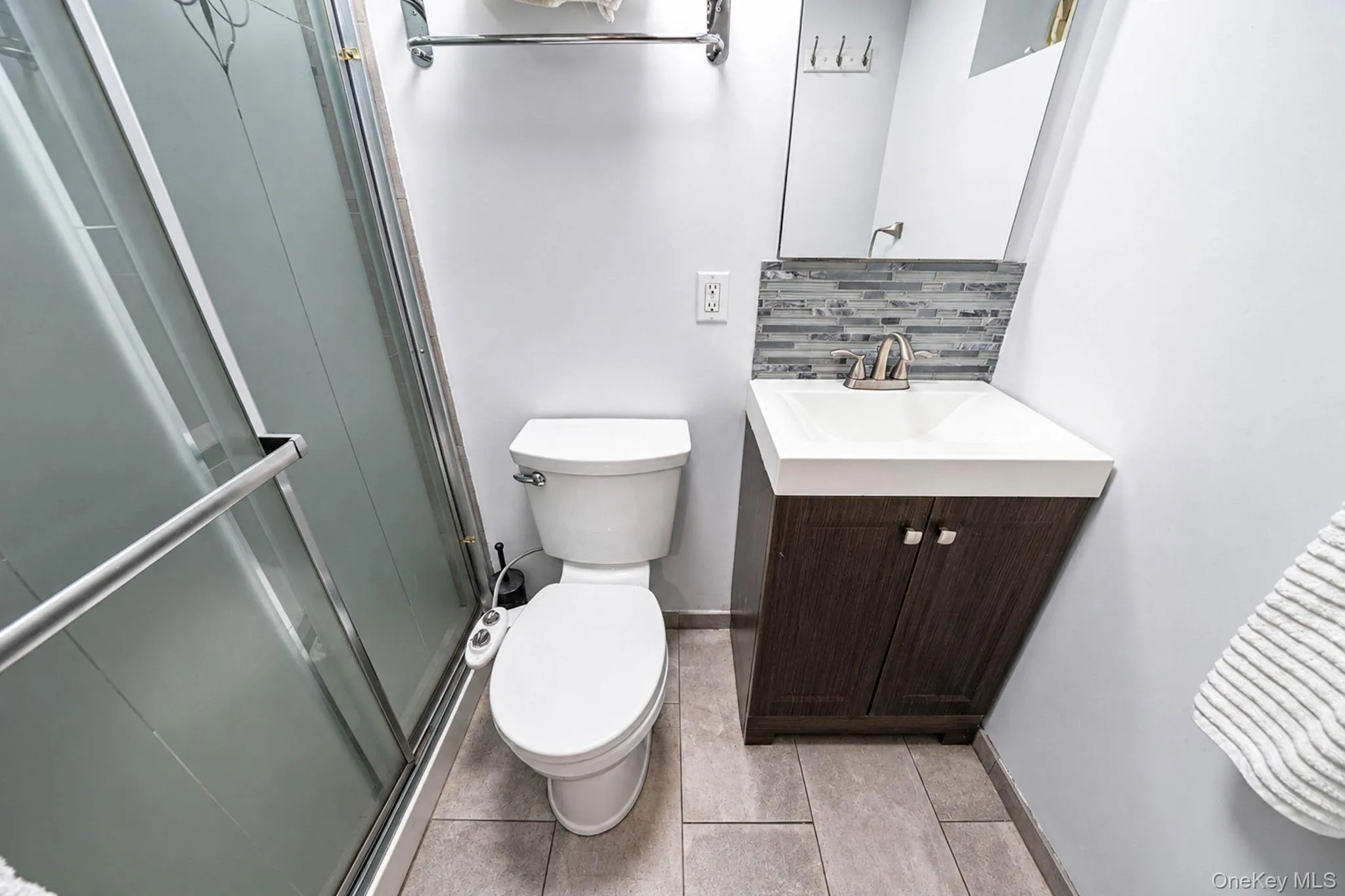 5120 69th Place, New York, NY, 3 Bedrooms Bedrooms, 6 Rooms Rooms,2 BathroomsBathrooms,Residential,For Rent,69th,0,1035430 5120 69th Place, New York, NY, 3 Bedrooms Bedrooms, 6 Rooms Rooms,2 BathroomsBathrooms,Residential,For Rent,69th,0,1035430