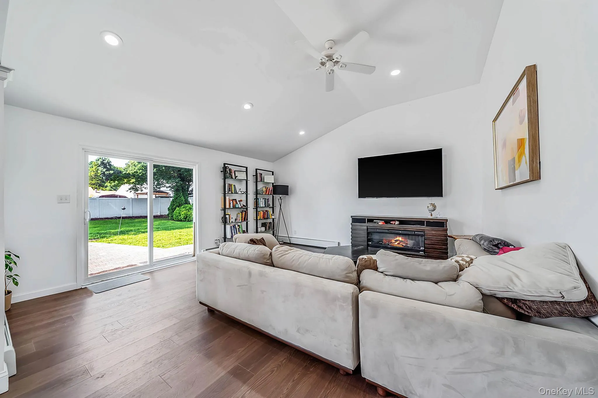 60 Thomas Street, Brookhaven, NY, 4 Bedrooms Bedrooms, 8 Rooms Rooms,2 BathroomsBathrooms,Residential,For Rent,Thomas,0,1035431 60 Thomas Street, Brookhaven, NY, 4 Bedrooms Bedrooms, 8 Rooms Rooms,2 BathroomsBathrooms,Residential,For Rent,Thomas,0,1035431