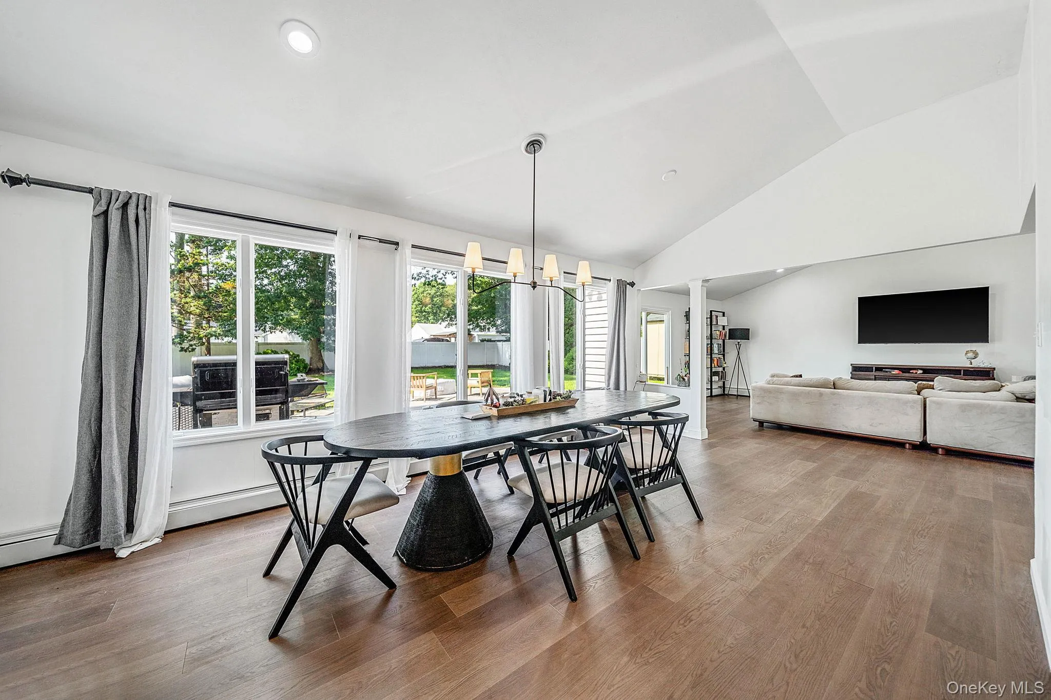 60 Thomas Street, Brookhaven, NY, 4 Bedrooms Bedrooms, 8 Rooms Rooms,2 BathroomsBathrooms,Residential,For Rent,Thomas,0,1035431 60 Thomas Street, Brookhaven, NY, 4 Bedrooms Bedrooms, 8 Rooms Rooms,2 BathroomsBathrooms,Residential,For Rent,Thomas,0,1035431