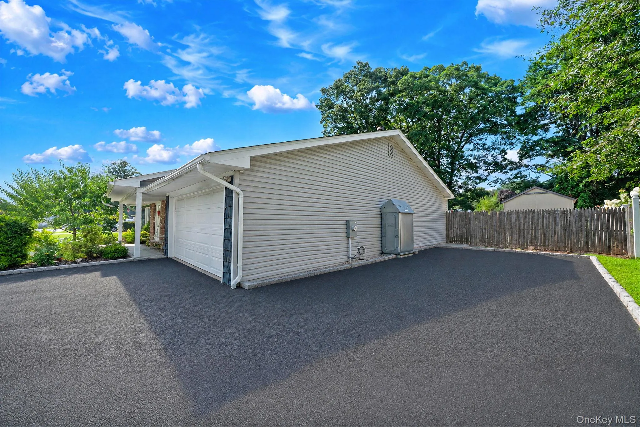 60 Thomas Street, Brookhaven, NY, 4 Bedrooms Bedrooms, 8 Rooms Rooms,2 BathroomsBathrooms,Residential,For Rent,Thomas,0,1035431 60 Thomas Street, Brookhaven, NY, 4 Bedrooms Bedrooms, 8 Rooms Rooms,2 BathroomsBathrooms,Residential,For Rent,Thomas,0,1035431