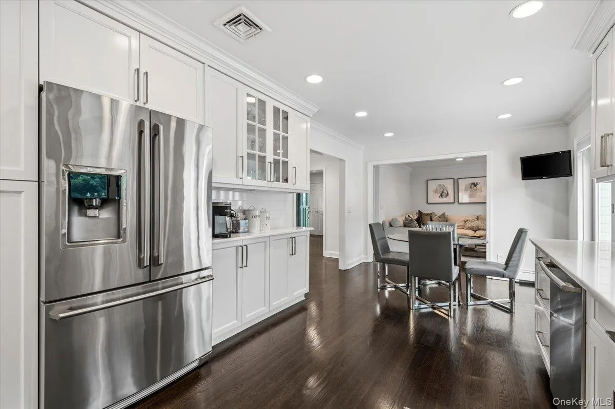 35 Bucknell Drive, Oyster Bay, NY, 4 Bedrooms Bedrooms, 10 Rooms Rooms,2 BathroomsBathrooms,Residential,For Rent,Bucknell,0,1035434 35 Bucknell Drive, Oyster Bay, NY, 4 Bedrooms Bedrooms, 10 Rooms Rooms,2 BathroomsBathrooms,Residential,For Rent,Bucknell,0,1035434
