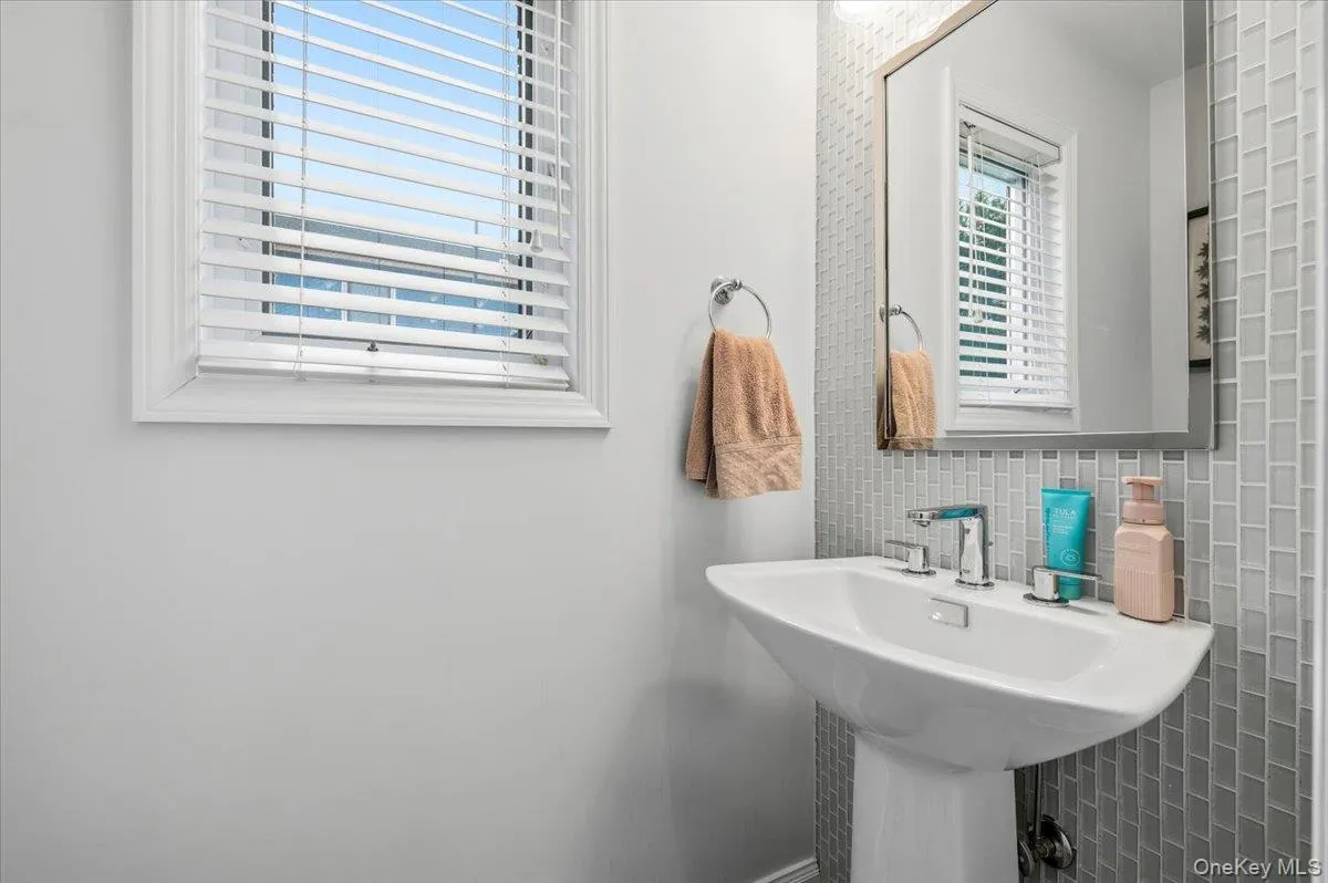 35 Bucknell Drive, Oyster Bay, NY, 4 Bedrooms Bedrooms, 10 Rooms Rooms,2 BathroomsBathrooms,Residential,For Rent,Bucknell,0,1035434 35 Bucknell Drive, Oyster Bay, NY, 4 Bedrooms Bedrooms, 10 Rooms Rooms,2 BathroomsBathrooms,Residential,For Rent,Bucknell,0,1035434
