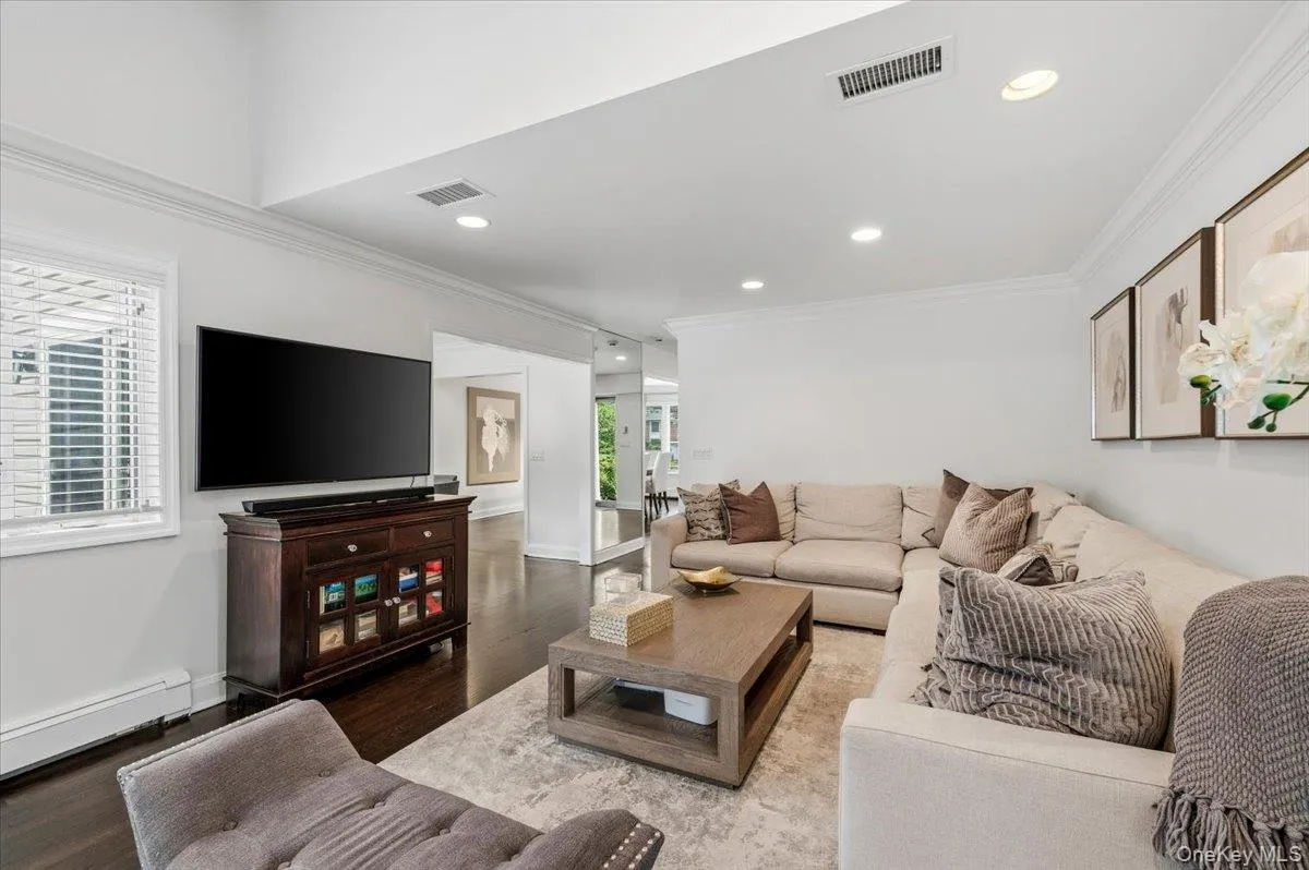 35 Bucknell Drive, Oyster Bay, NY, 4 Bedrooms Bedrooms, 10 Rooms Rooms,2 BathroomsBathrooms,Residential,For Rent,Bucknell,0,1035434 35 Bucknell Drive, Oyster Bay, NY, 4 Bedrooms Bedrooms, 10 Rooms Rooms,2 BathroomsBathrooms,Residential,For Rent,Bucknell,0,1035434